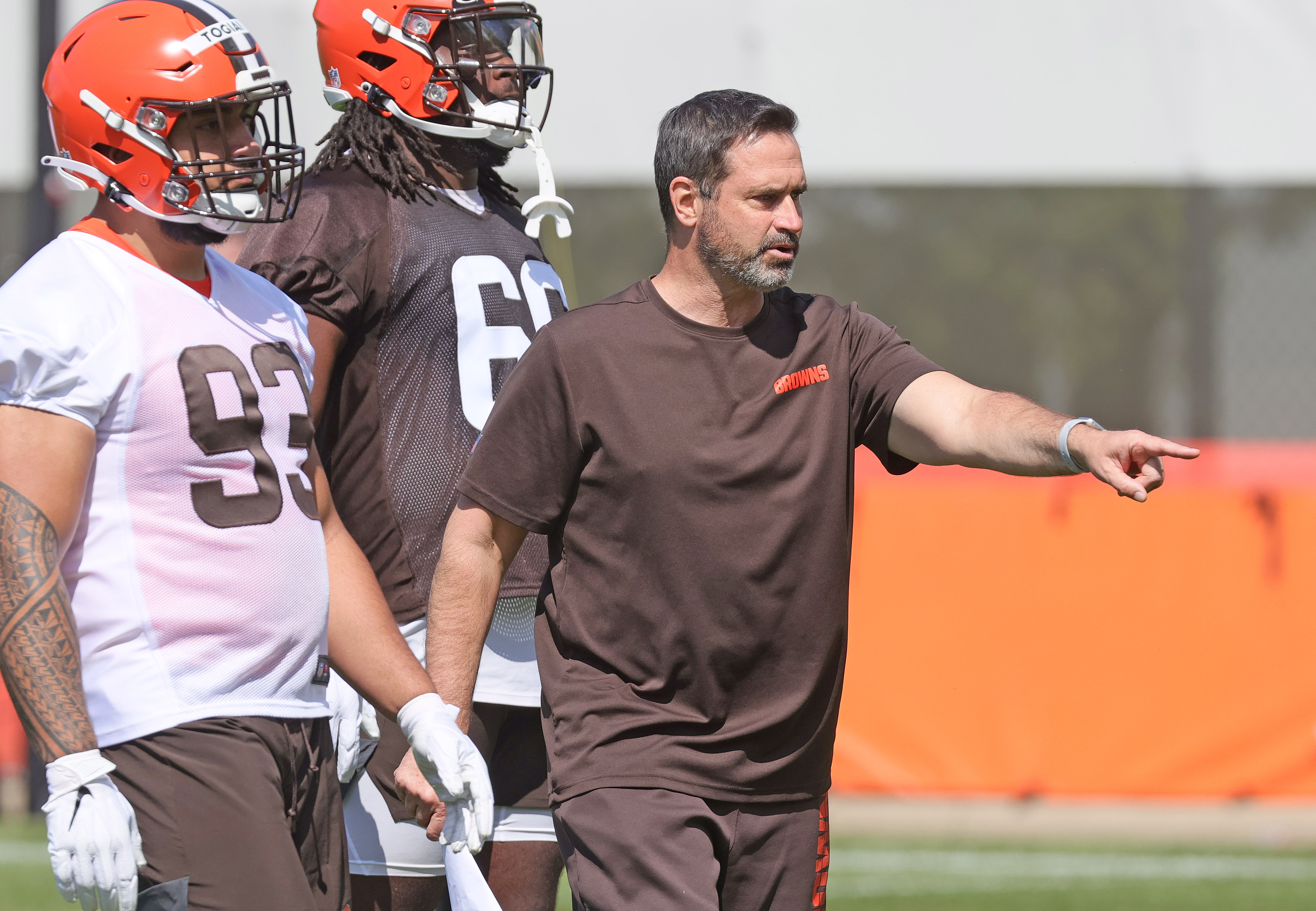 NFL: Navy's Mike Priefer coaches Browns to playoff win over