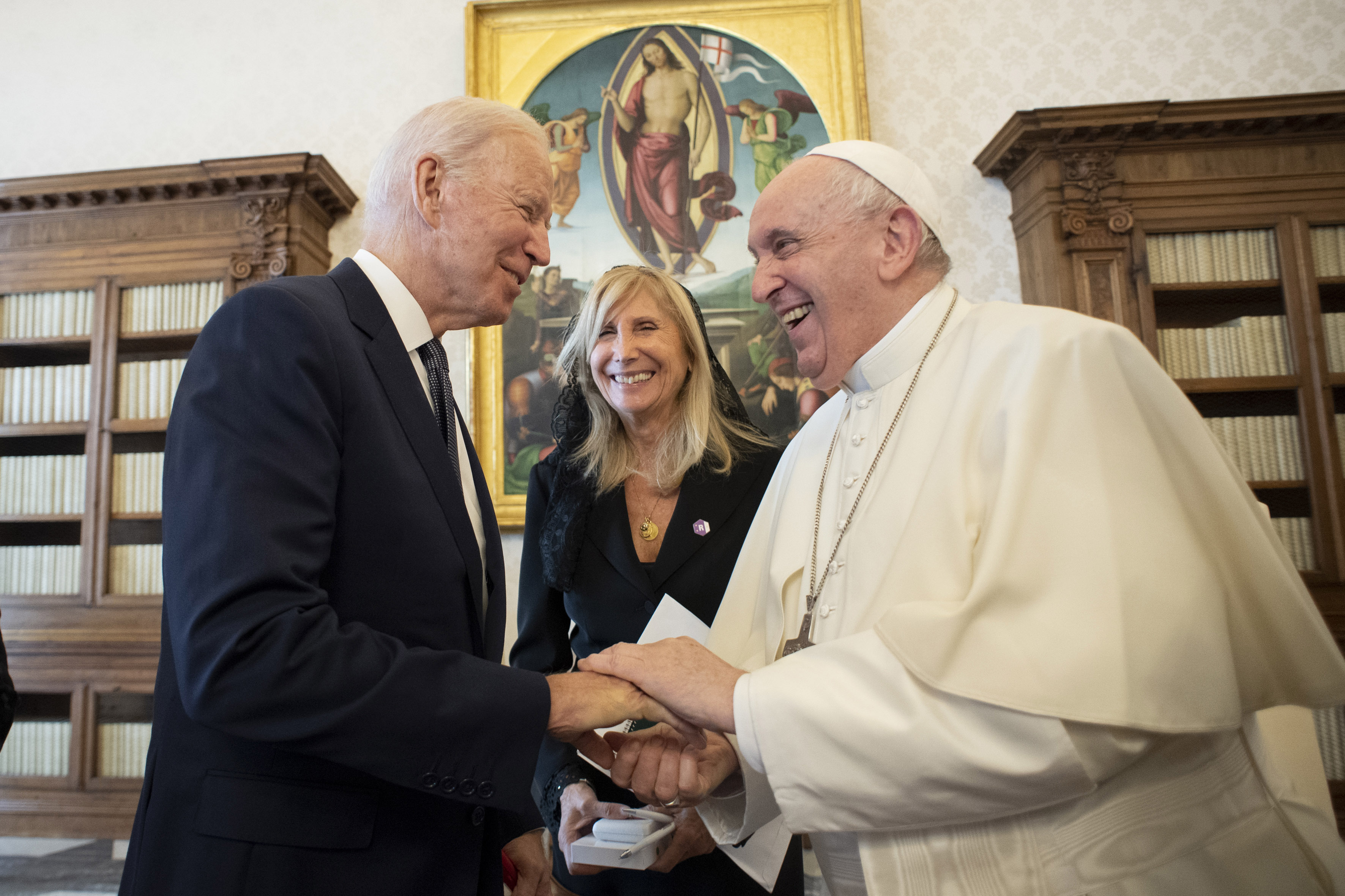 President Joe Biden said Pope Francis told him he should 'keep receiving communion' - masslive.com