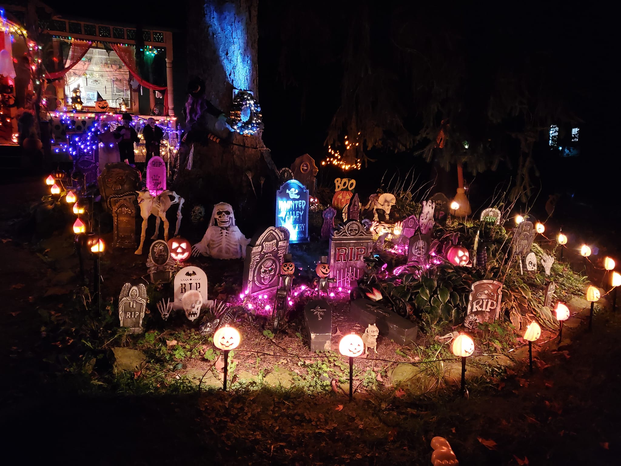 Where to see the best Halloween decorations in Northeast Ohio