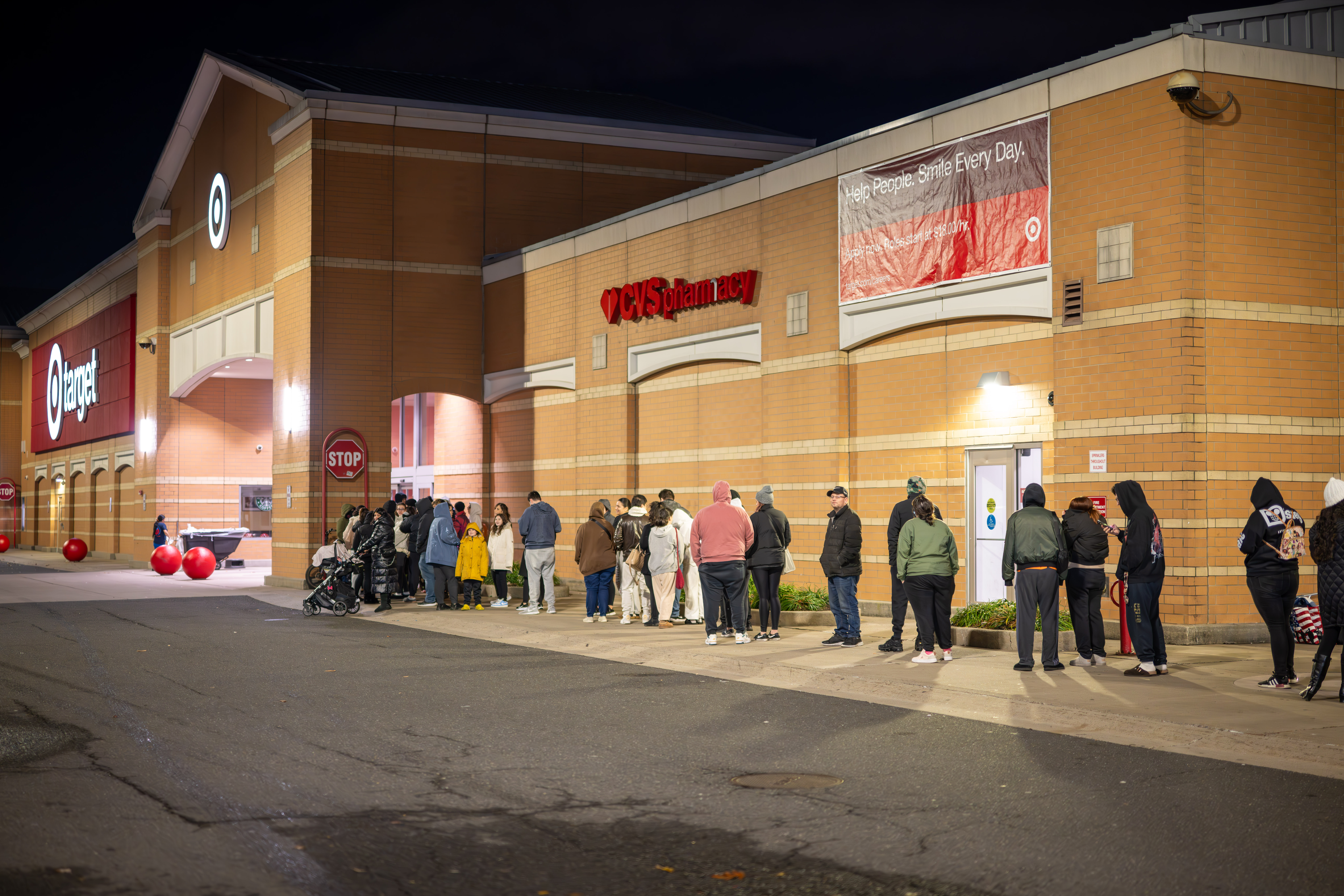 nike store thanksgiving hours