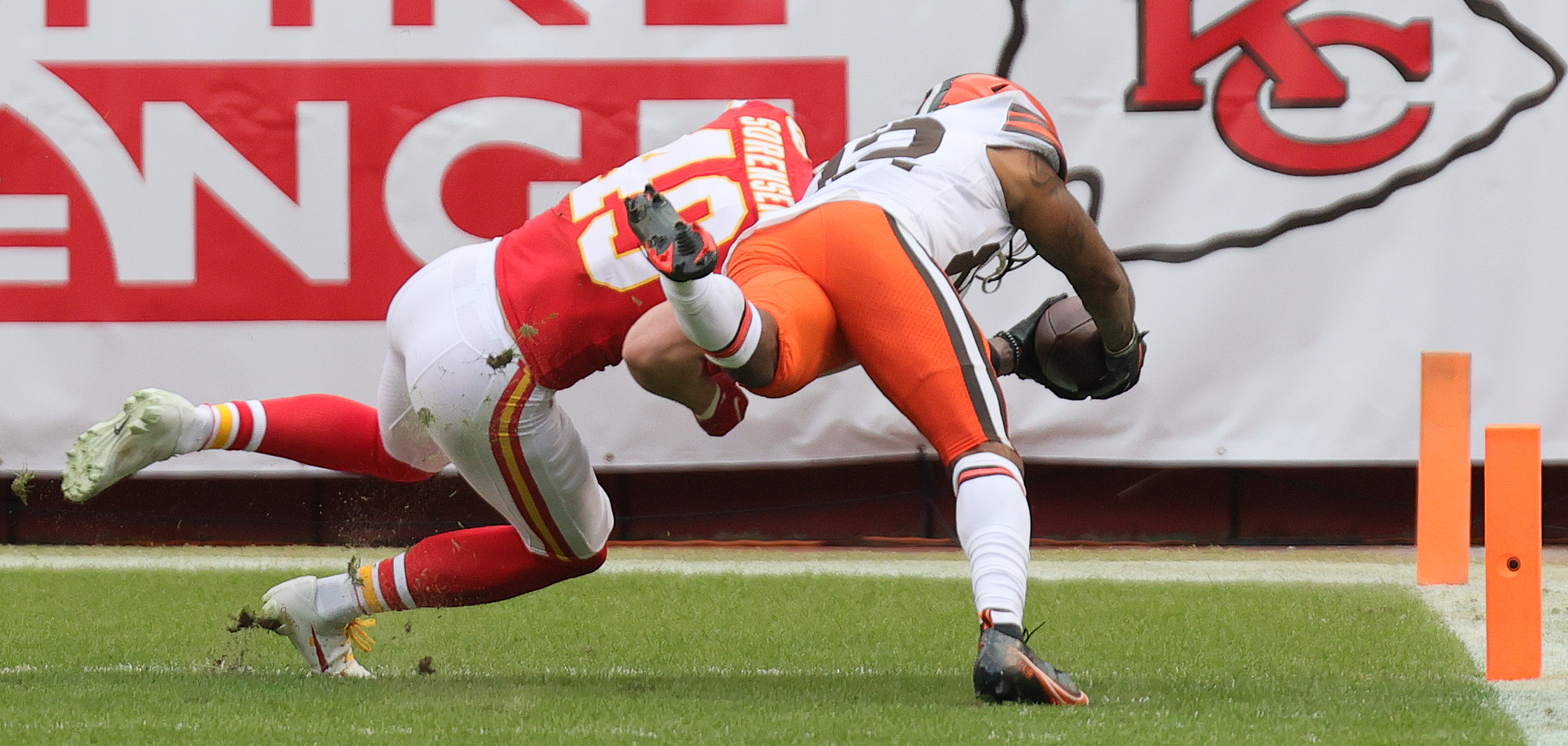 Browns' Mack Wilson and Chiefs' Dan Sorensen not fined for hits on