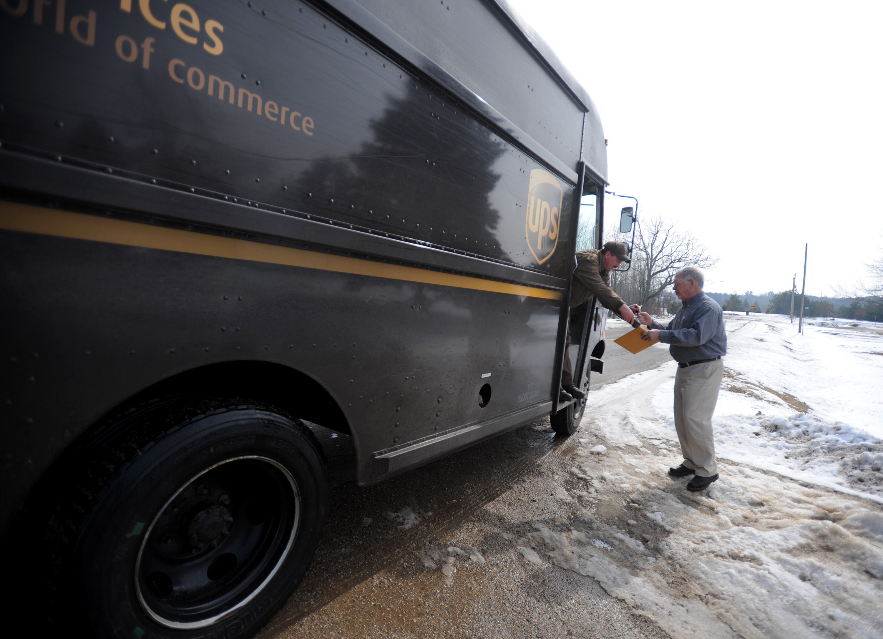 UPS hiring 600 seasonal workers in Grand Rapids Kalamazoo mlive