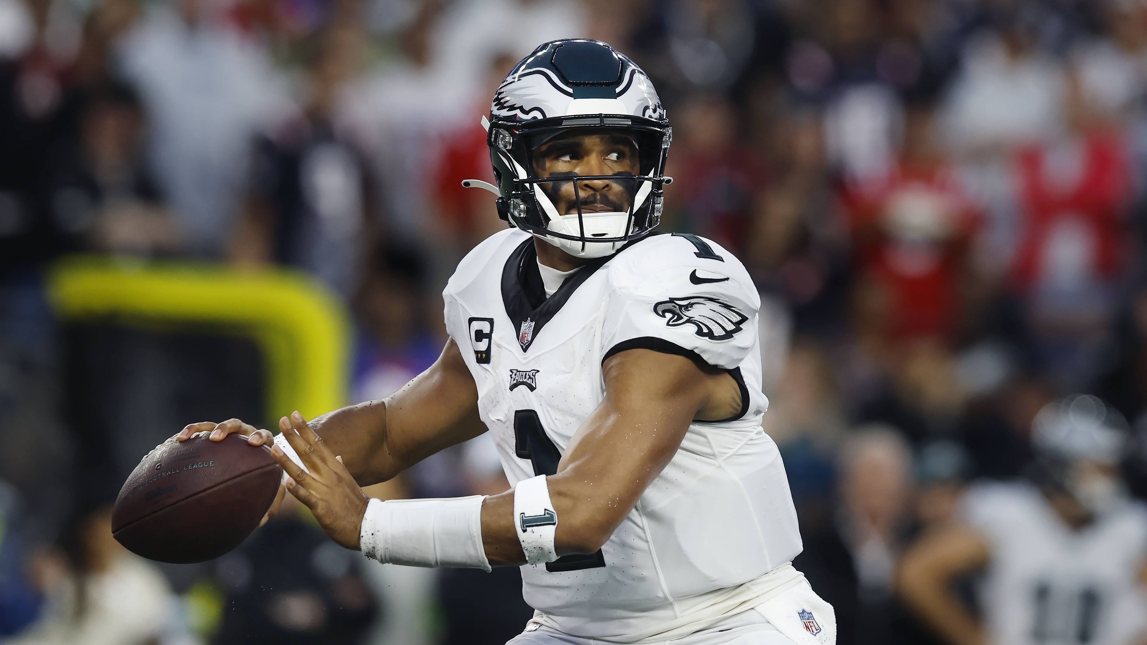 Jalen Hurts, Eagles build early lead, hang on to beat Patriots 25-20 - WHYY