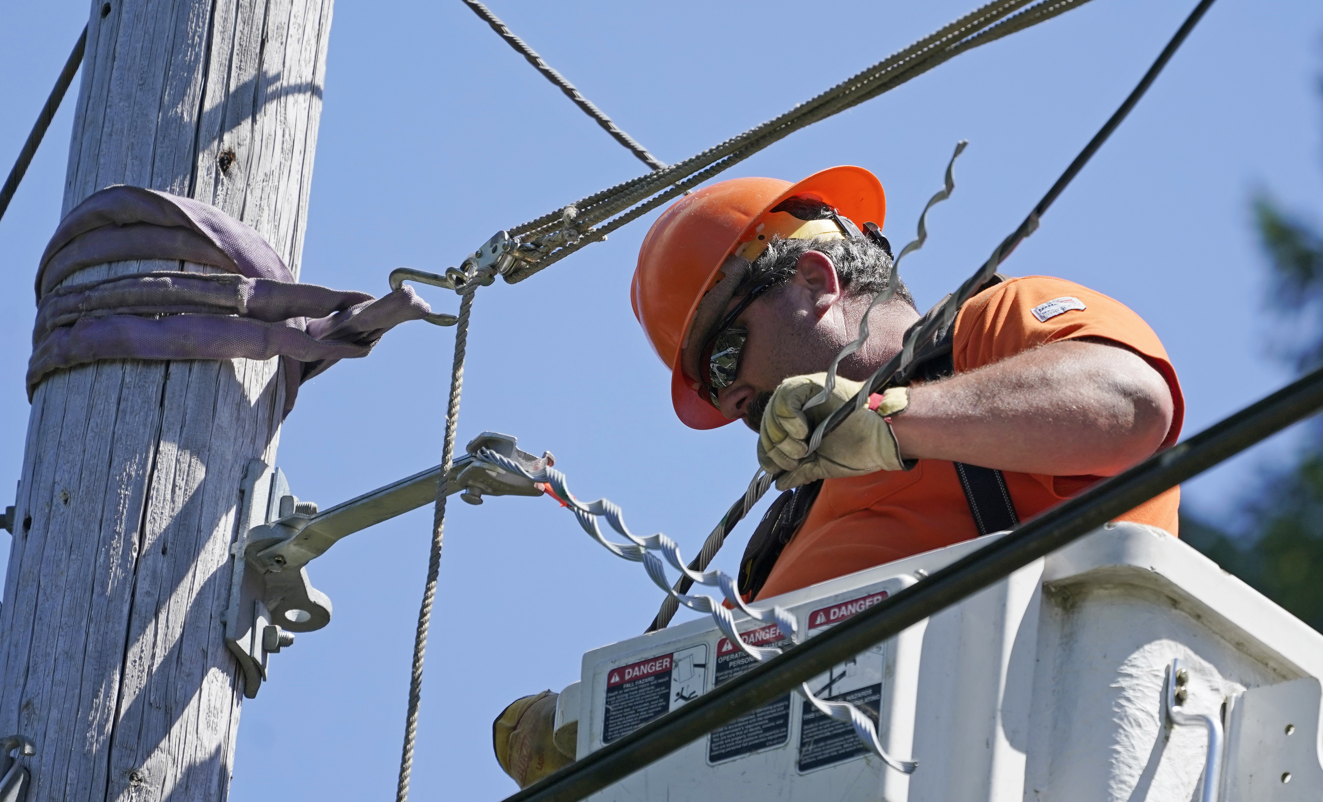 national grid worker electrocuted