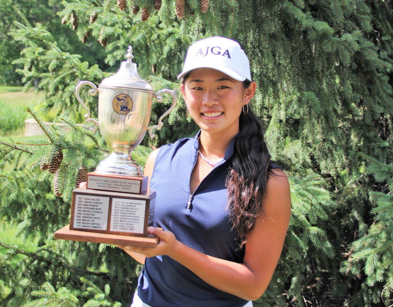 Hot putter leads to victory in Girls
