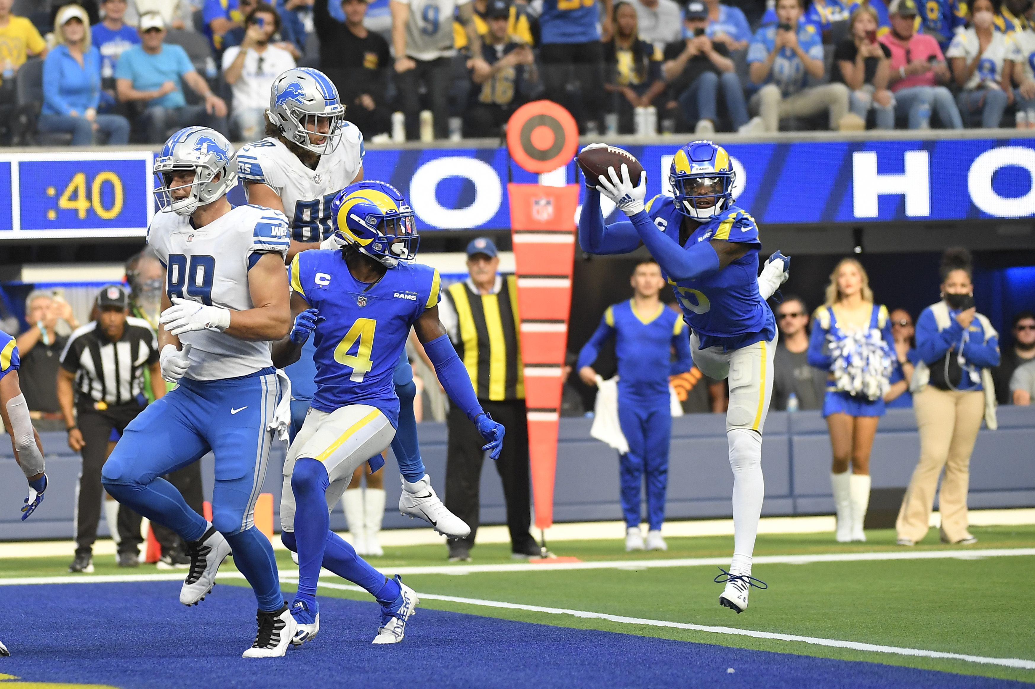 Stafford throws 3 TD passes, Rams edge Goff's Lions 28-19