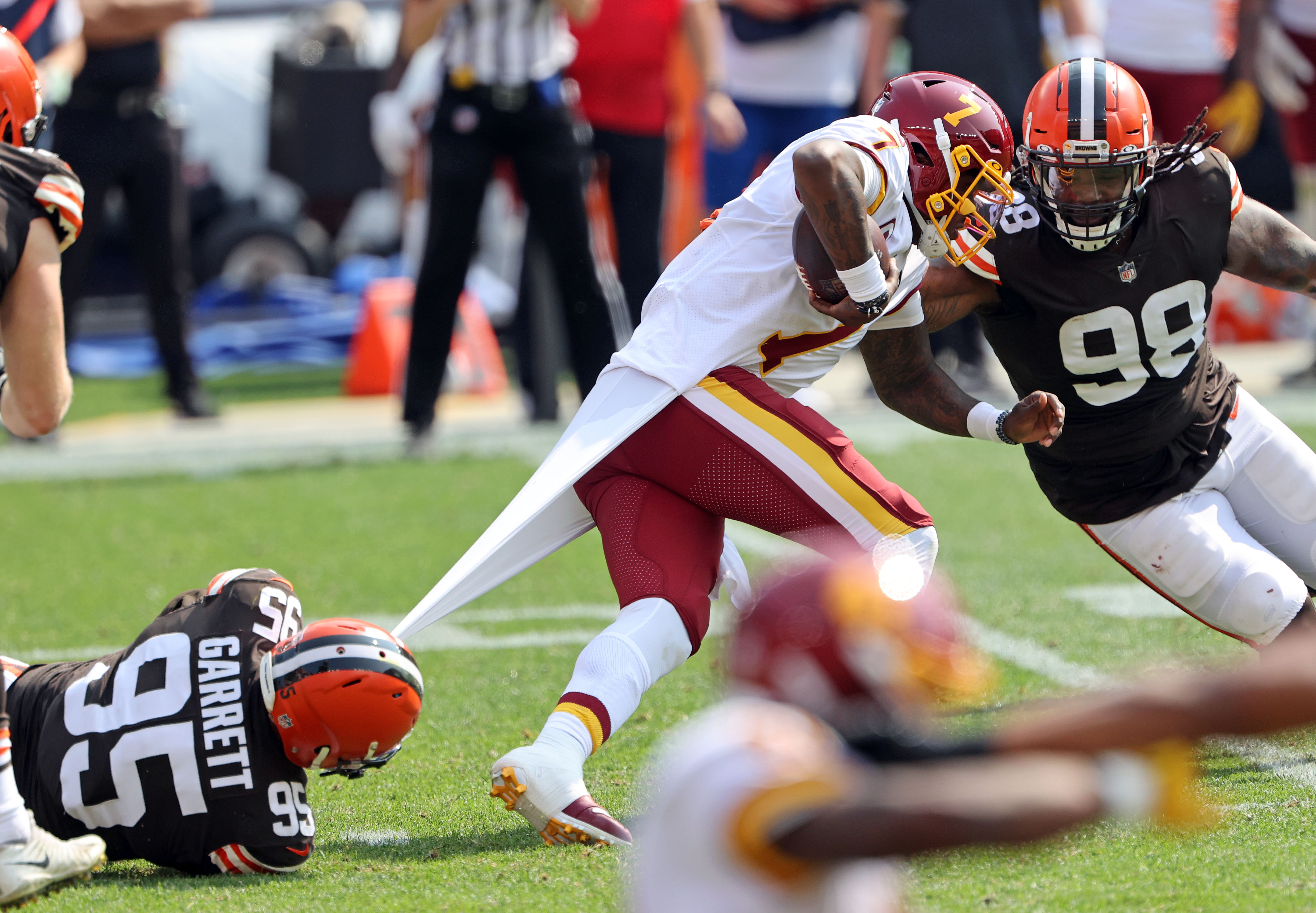 4 Insane Stats For Browns' Myles Garrett In Week 3 Win