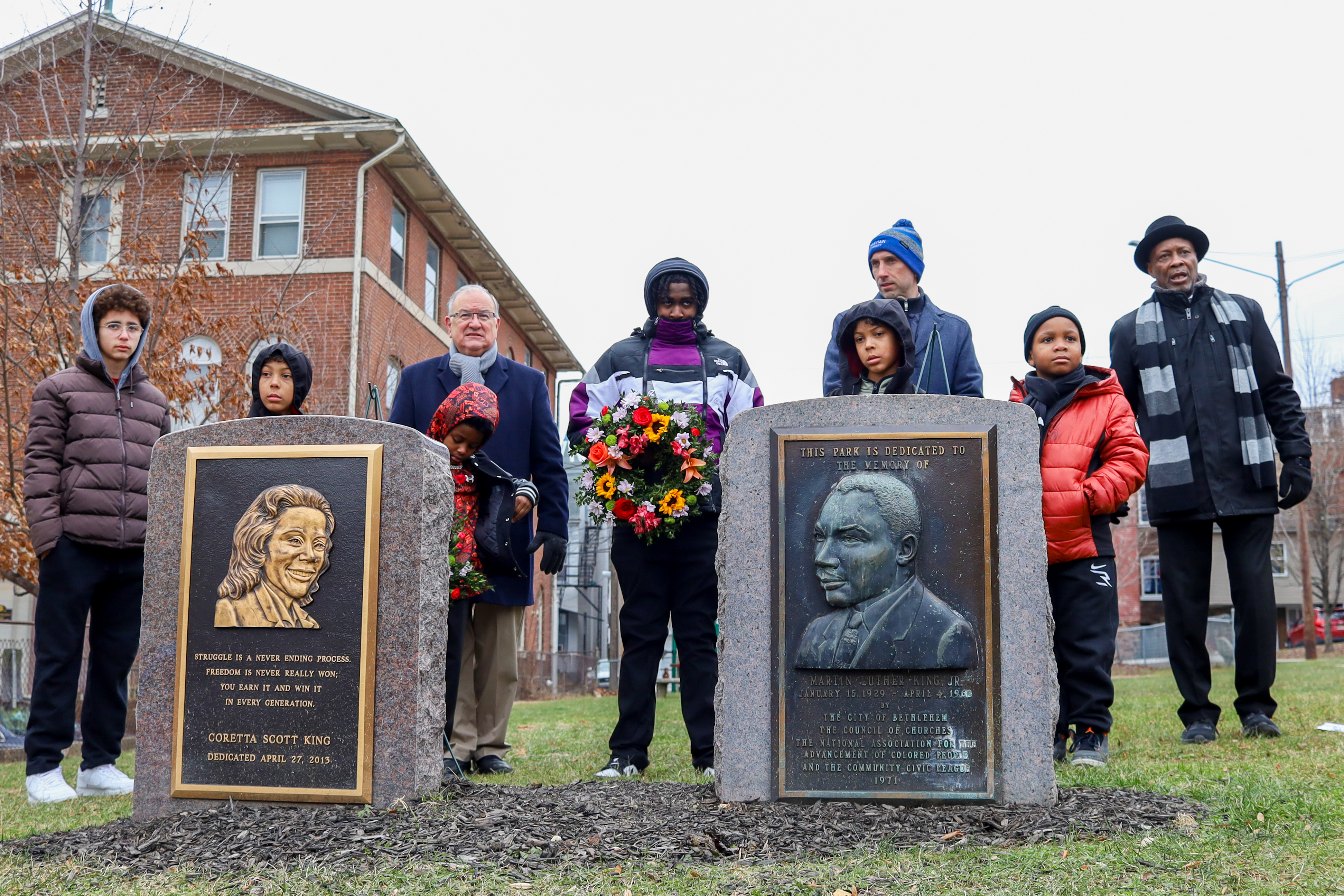 File:Grave-site of Rev. Dr. Martin Luther King Jr. and Coretta