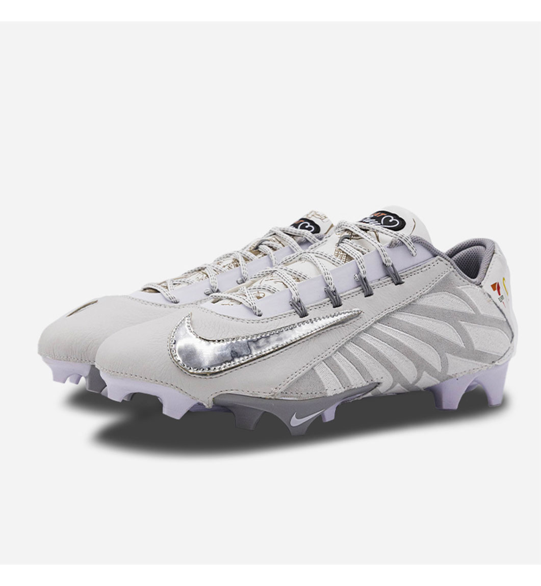 Customize 'vapor carbon outlet cleats