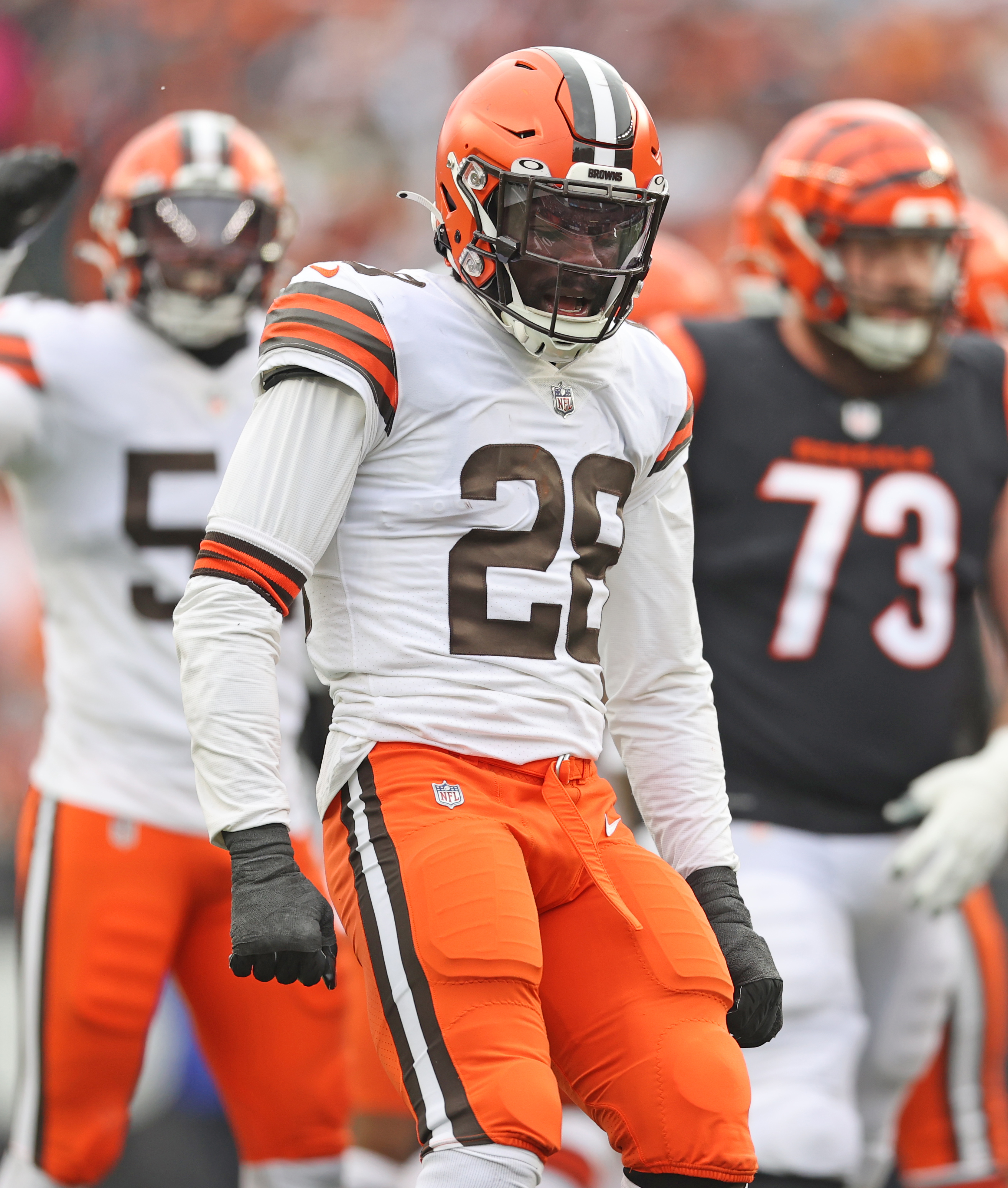 Browns LB Owusu-Koramoah done for season with foot injury