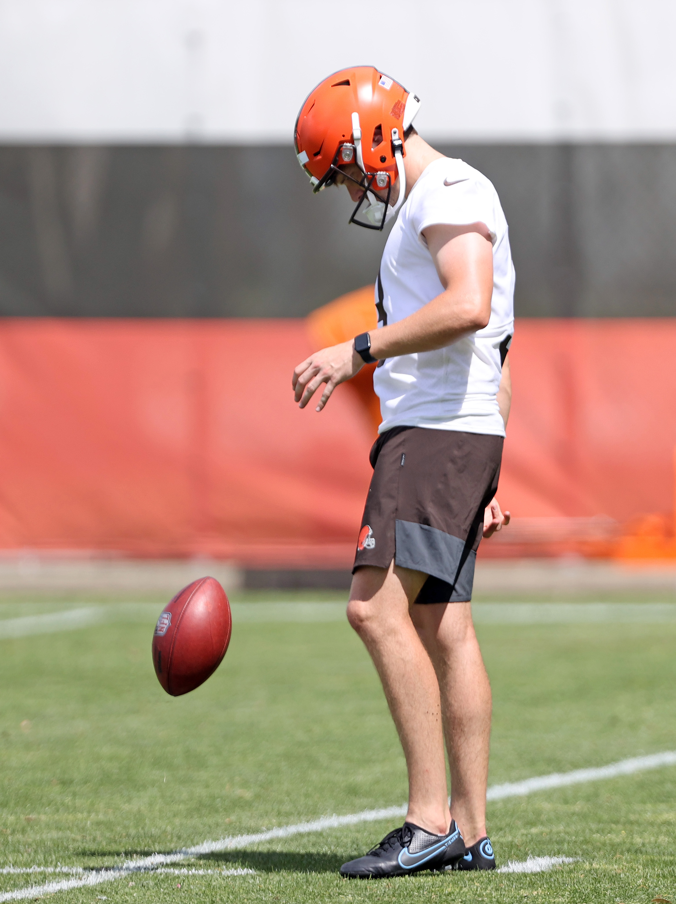 Watch: Browns Cade York kicking at OTAs, makes 60+ yarder