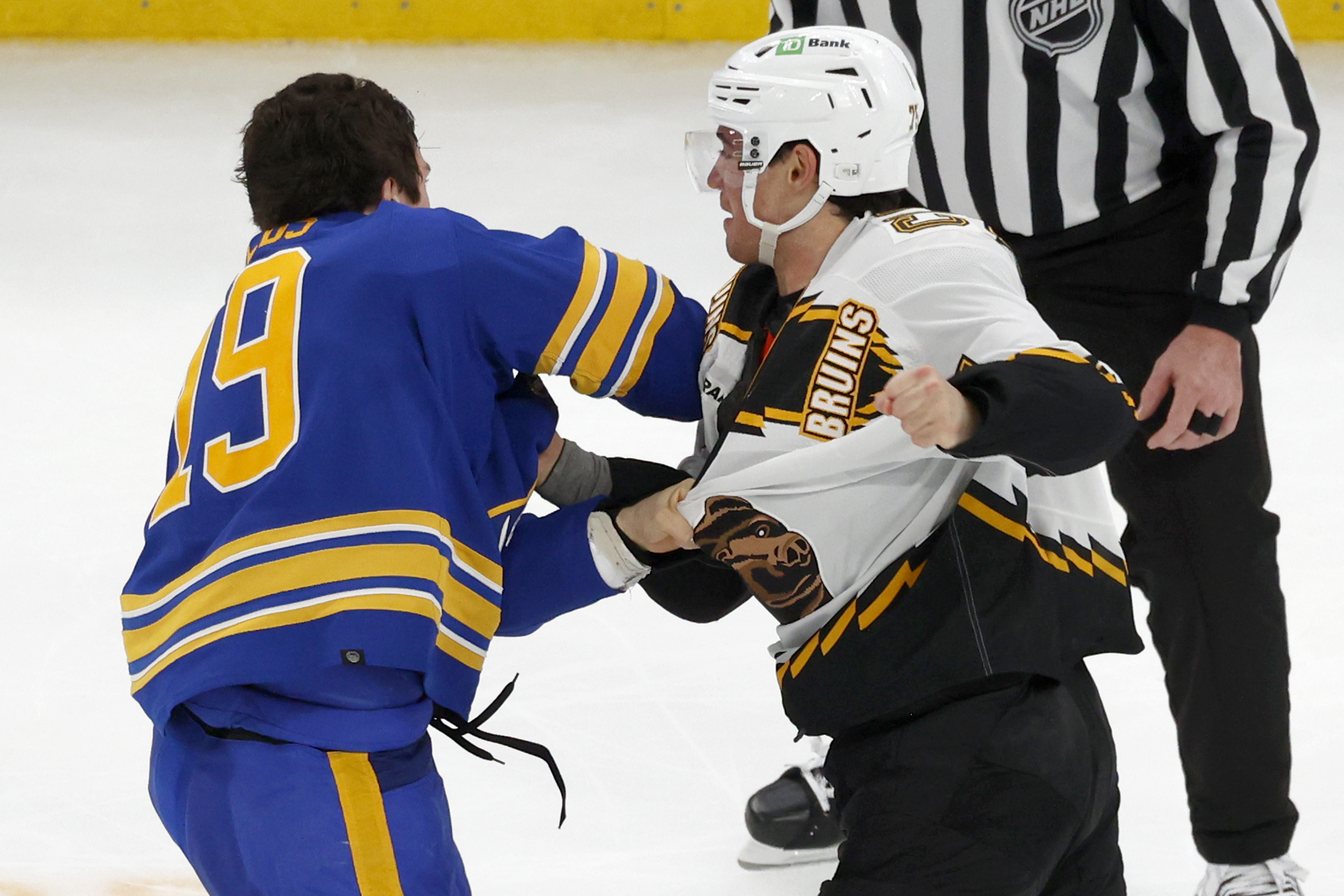 Sabres goalie Luukkonen wins 1st NHL start vs Bruins, Buffalo Sabres