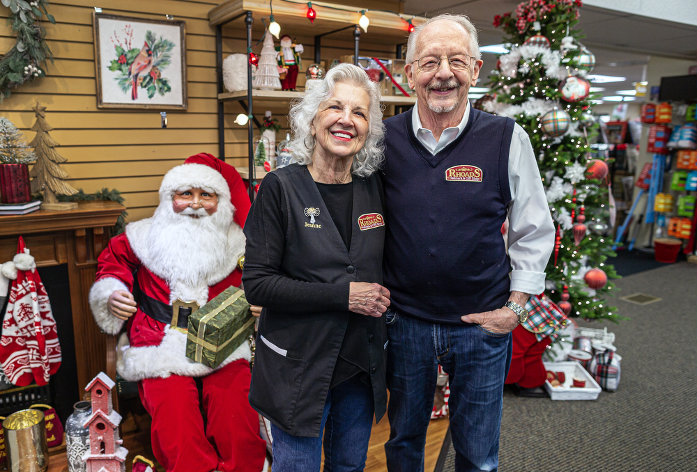 Rhoads Hallmark & Gift Shop closing in Hummelstown