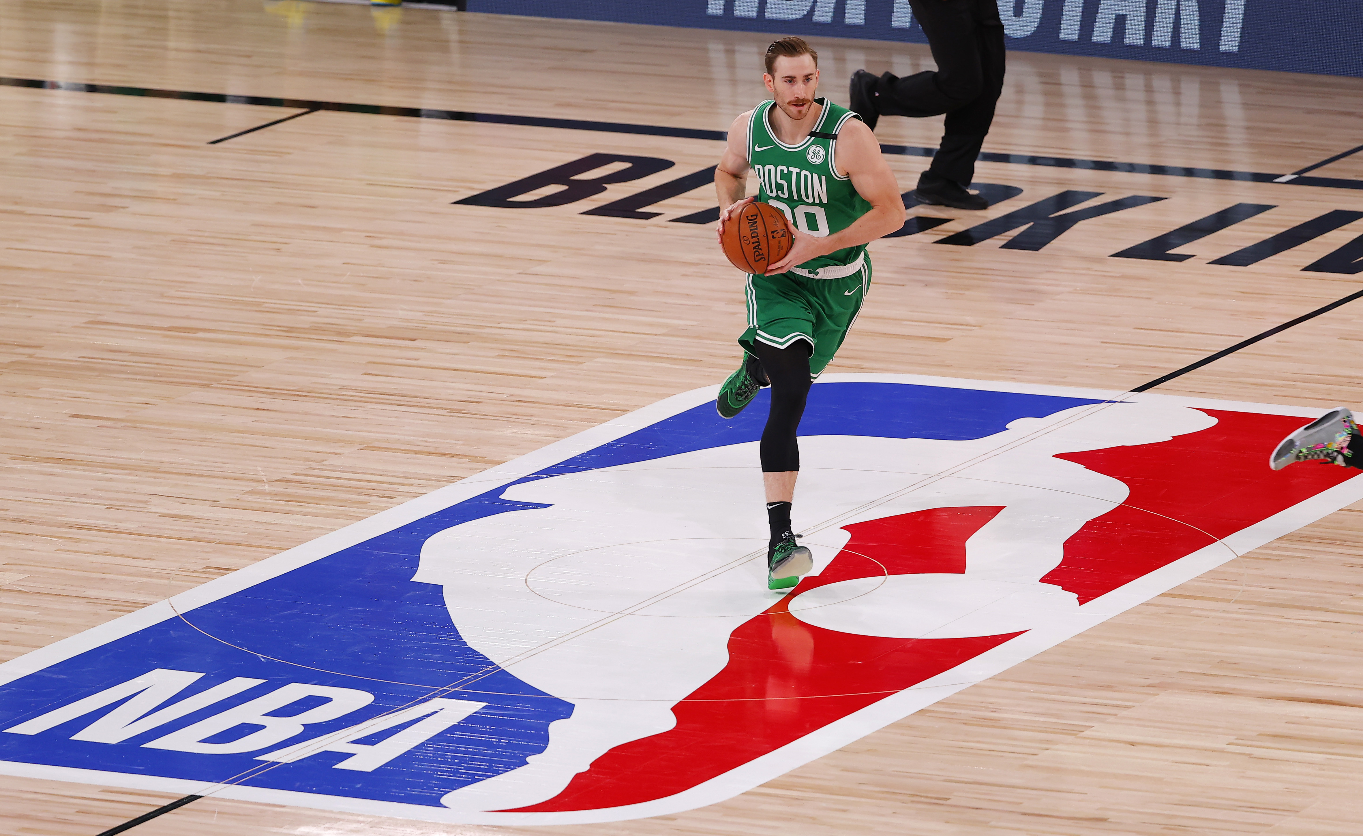 Celtics' Gordon Hayward Leaves NBA Bubble After Ankle Injury