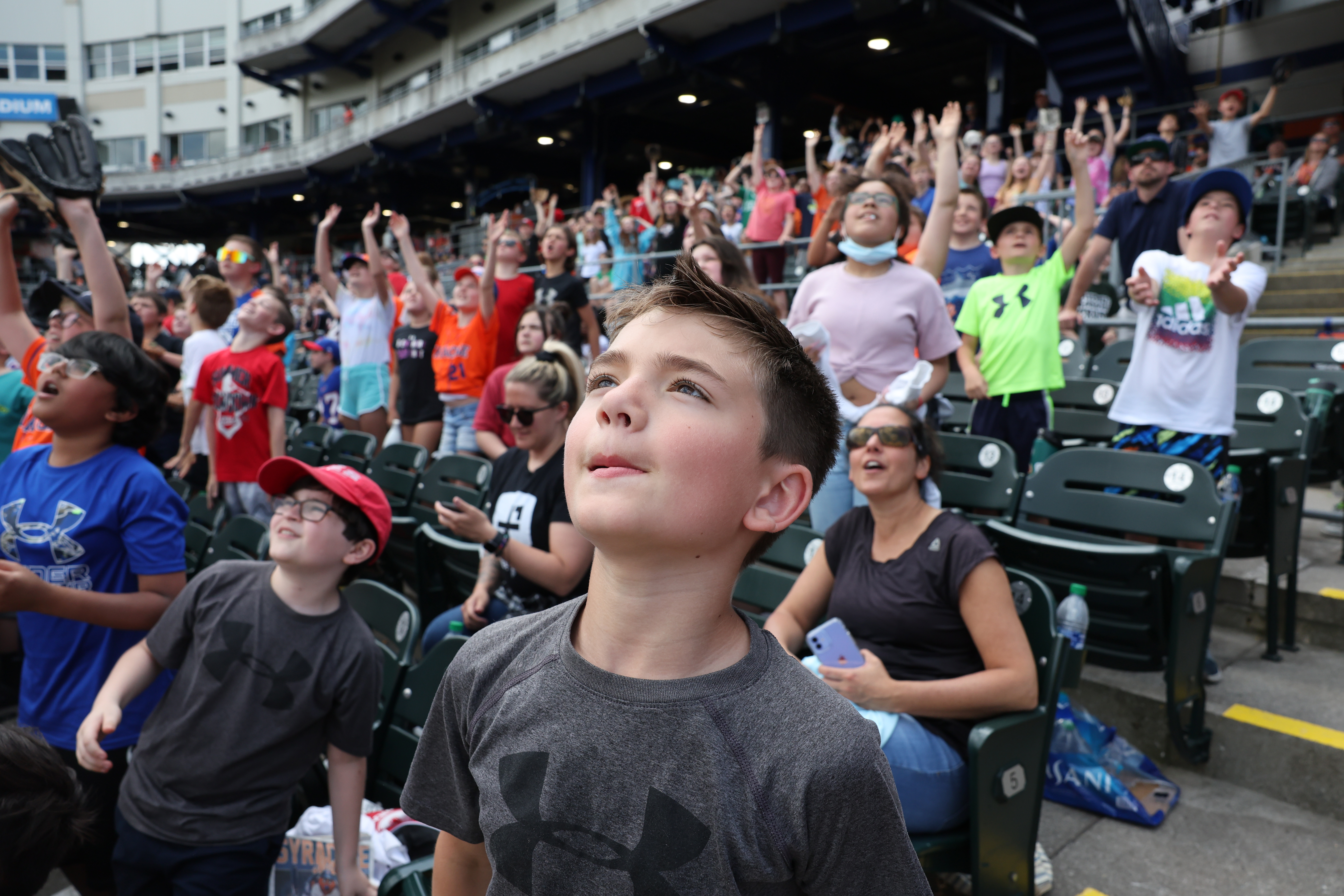 Syracuse Mets host garage sale Friday