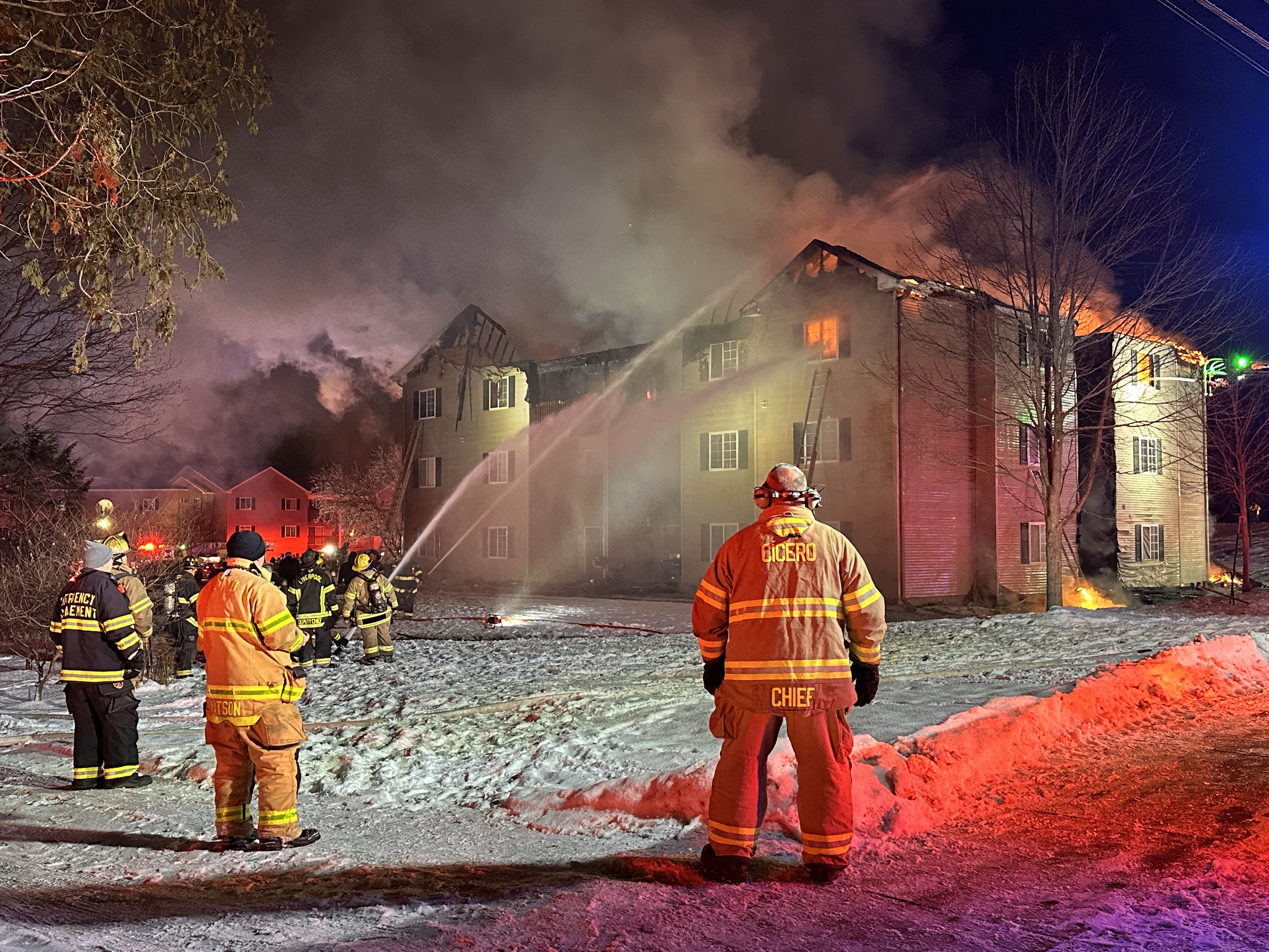 Fire rips through Central New York apartment complex - syracuse.com