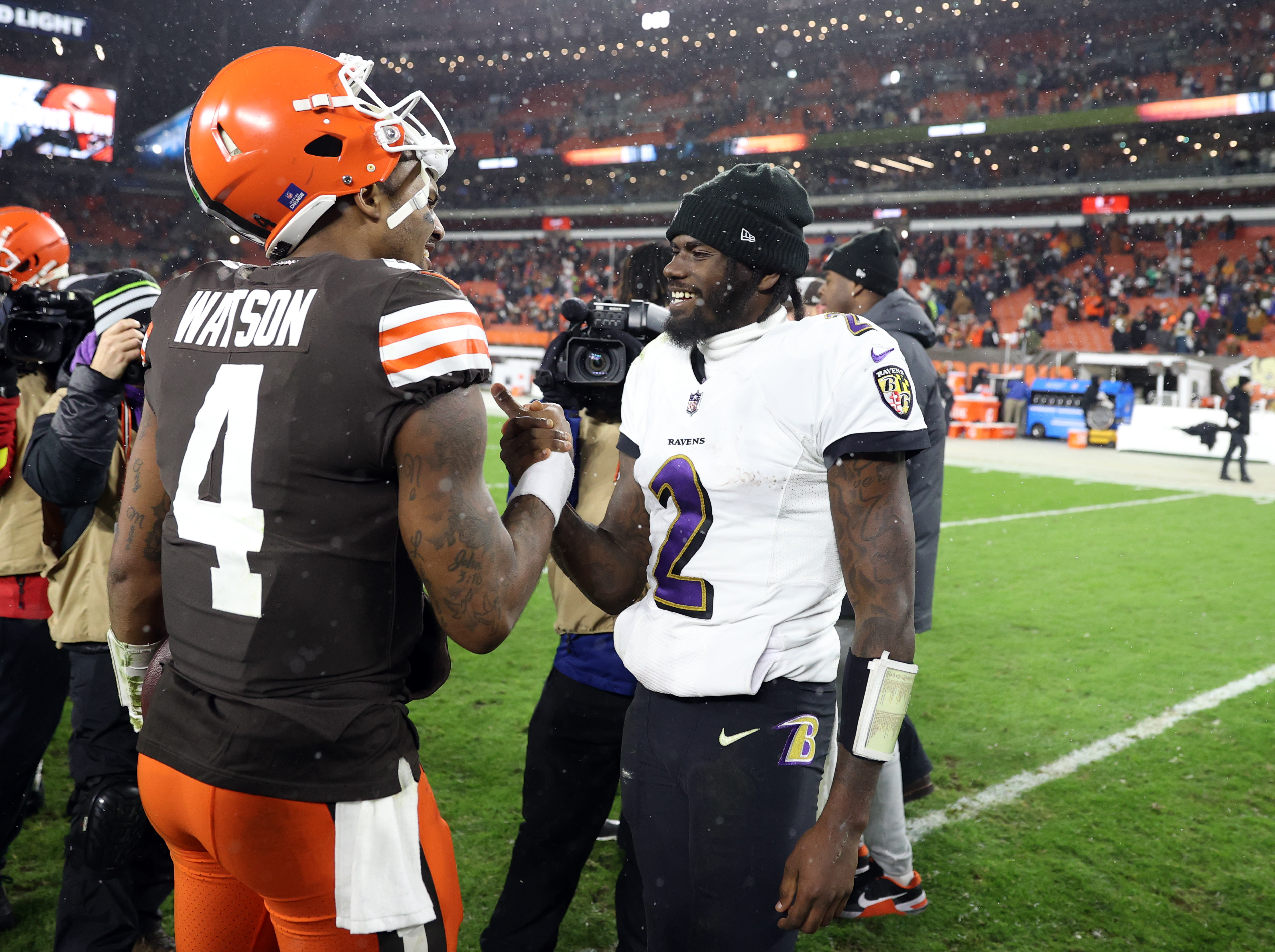 CLEVELAND, OH - DECEMBER 17: Cleveland Browns wide receiver Daylen Baldwin ( 17) leaves the field following the National Football League game between  the Baltimore Ravens and Cleveland Browns on December 17, 2022