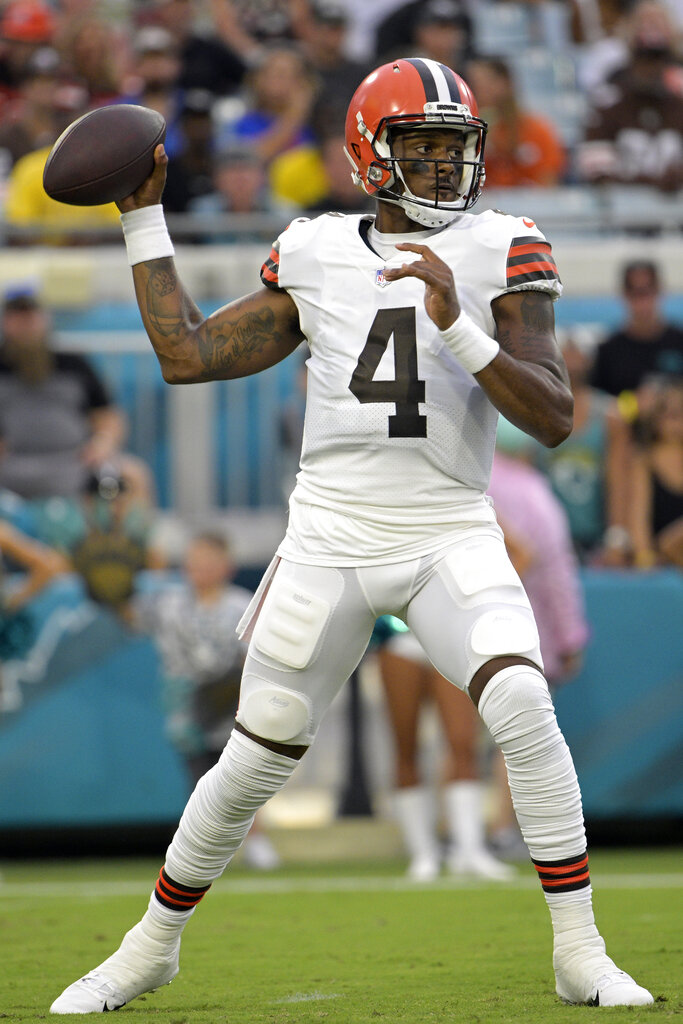 Jacksonville, USA. 12th Aug, 2022. Browns Quarterback Deshaun Watson warms  up as the Browns take on the Jaguars in a pre-season game of the 2022/2023  season at the TIAA Bank Field in