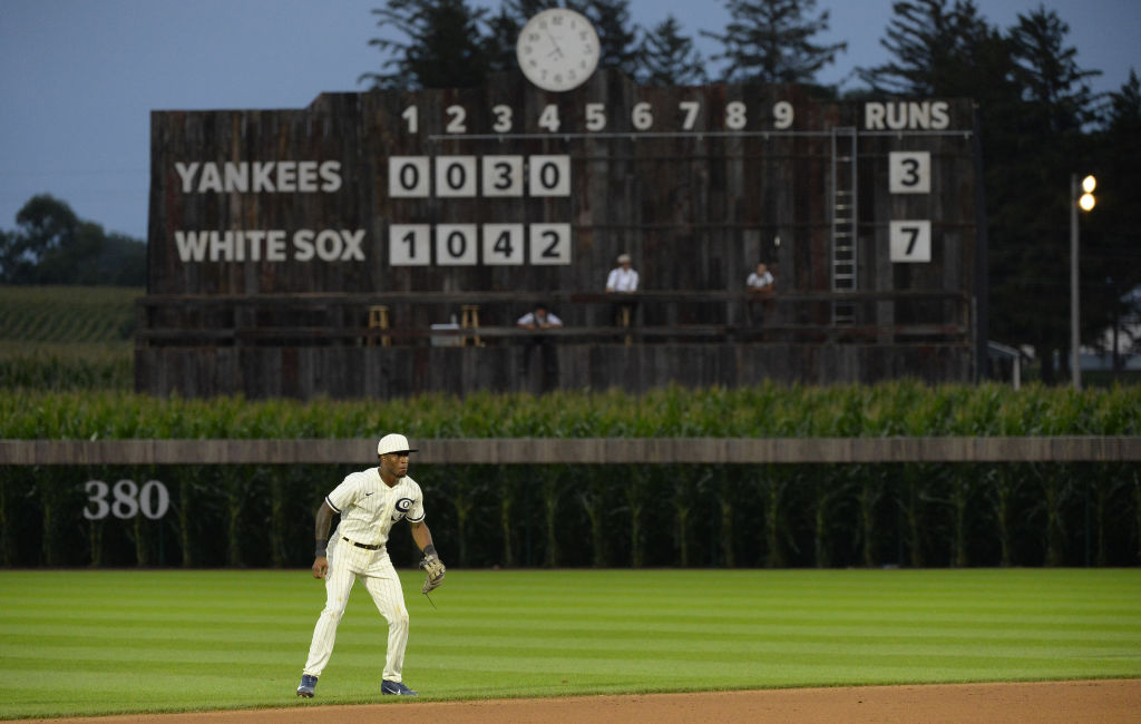 Hollywood finish: White Sox rally to win 'Field of Dreams' game in