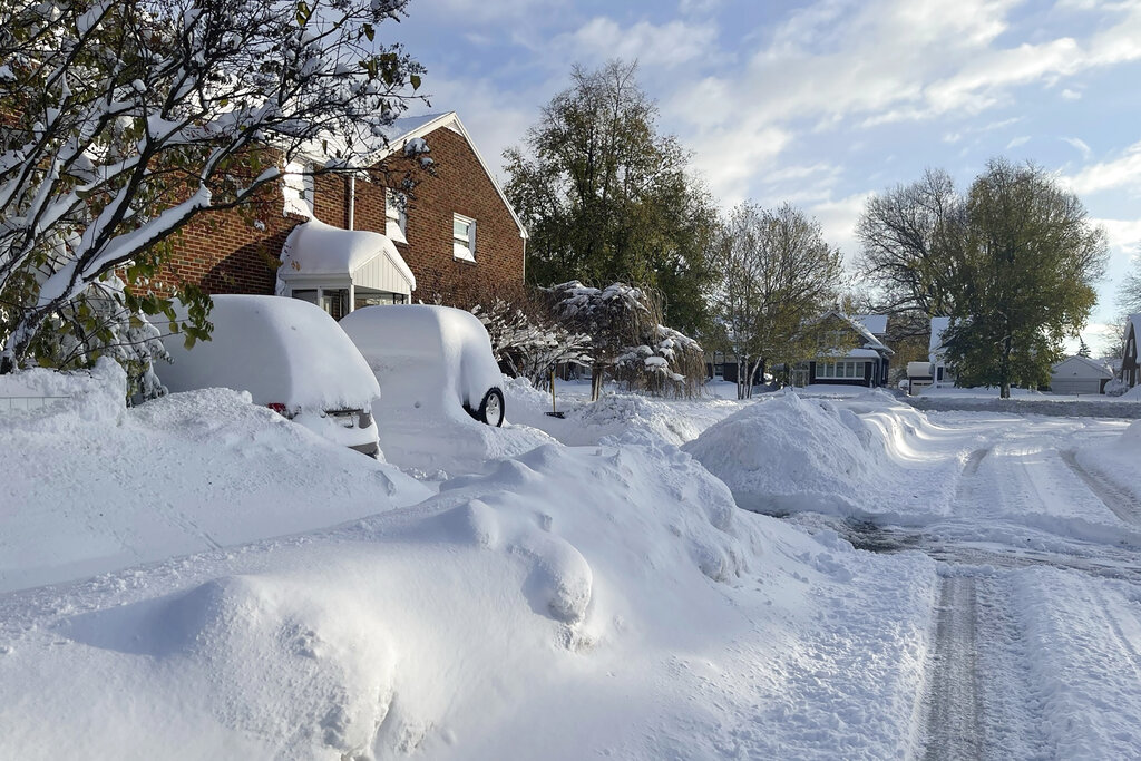 Buffalo, NY Still Has a 10-Foot Tall Pile of Snow from their 7-Foot  November Snowfall - SnowBrains