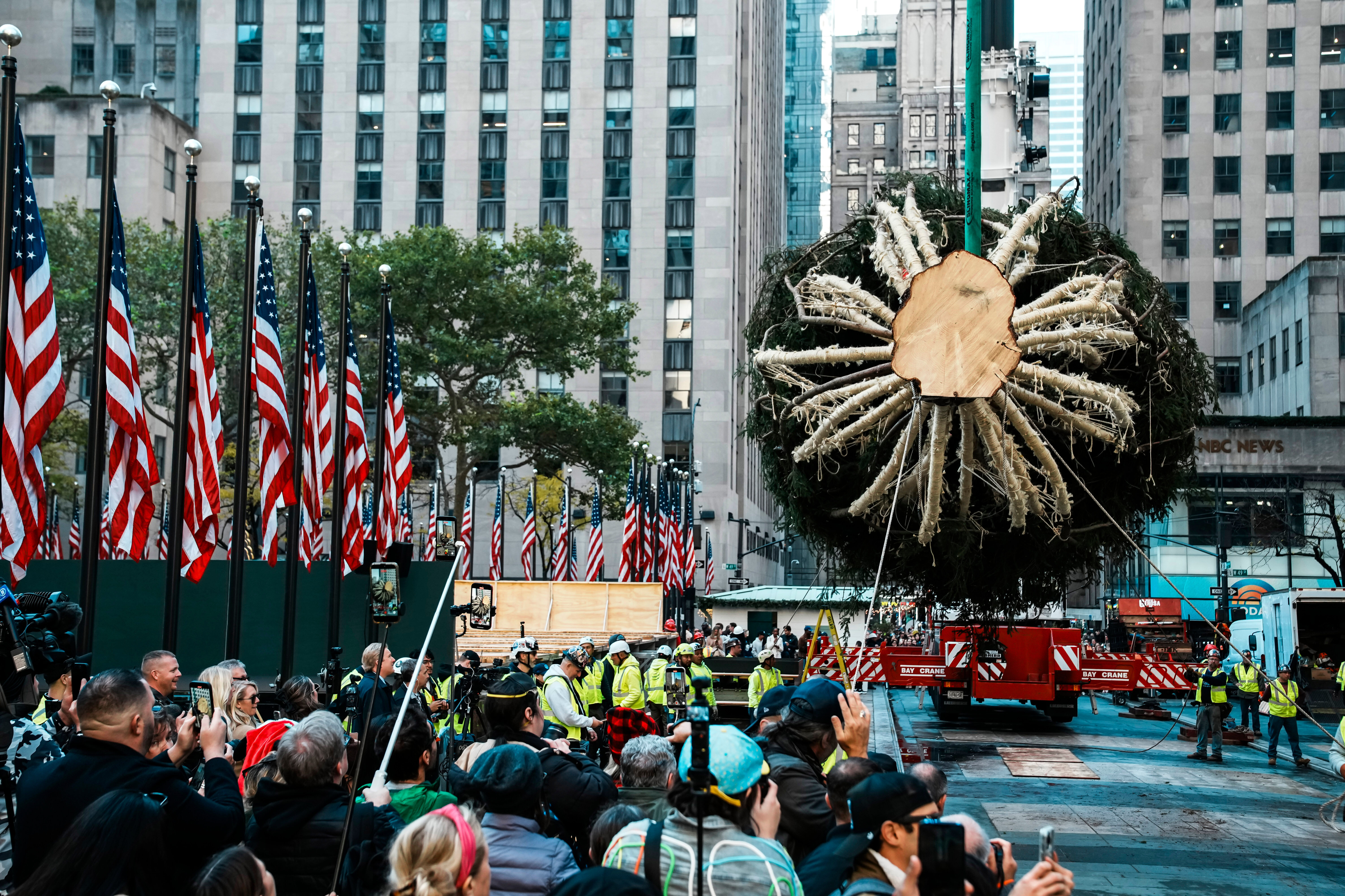 Rockefeller Center Christmas tree arrives in NYC: When is the 2025 tree  lighting ceremony? - silive.com