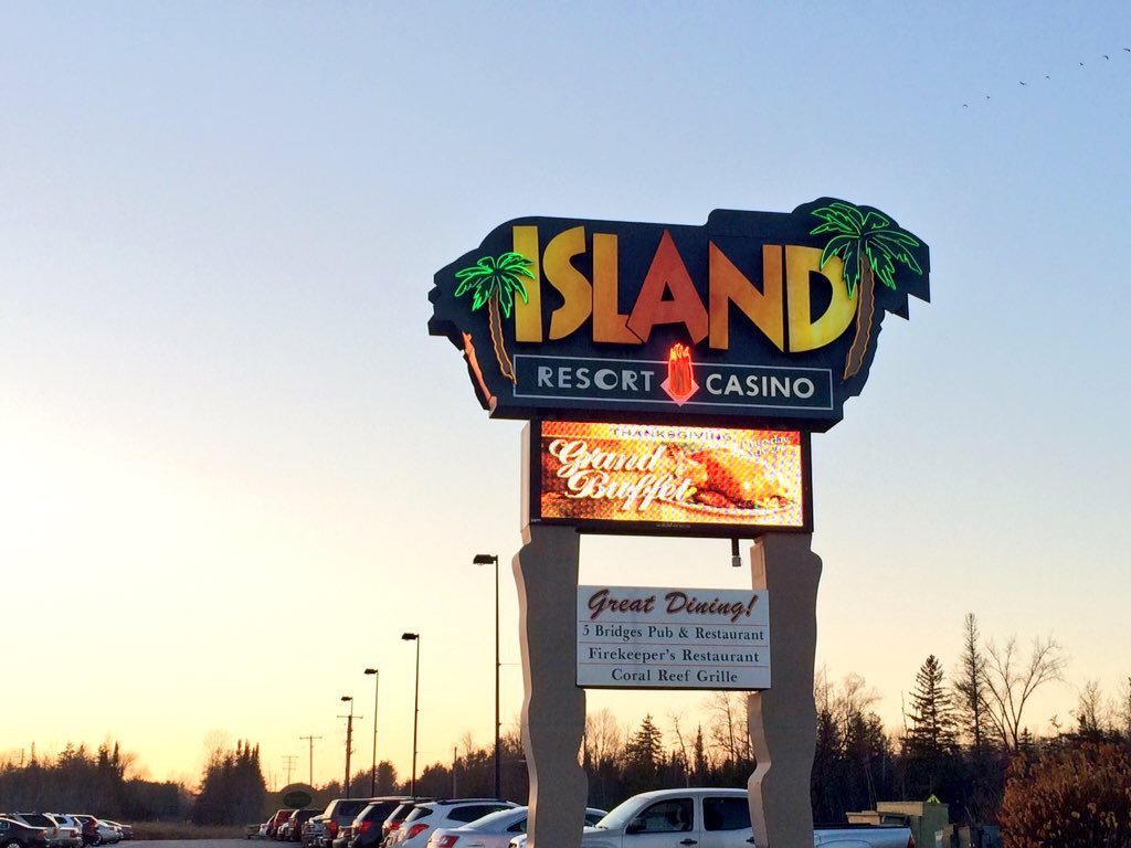 Island resort & casino in escanaba mich