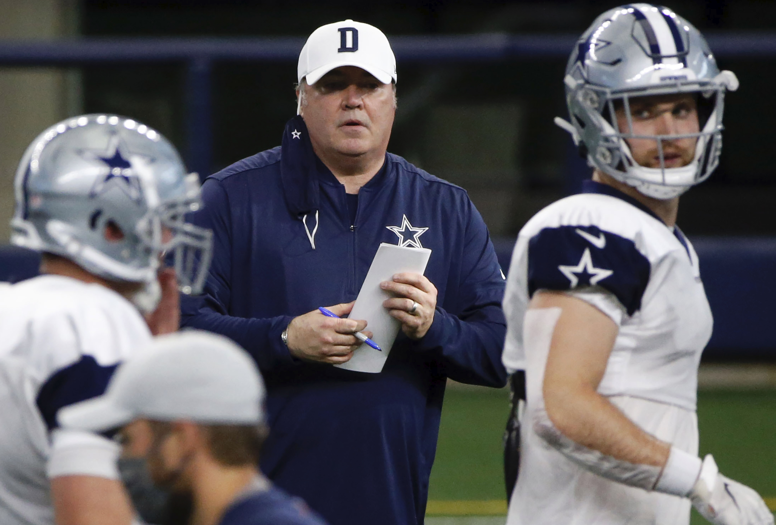 Vander Esch suffers broken collarbone, headed to IR