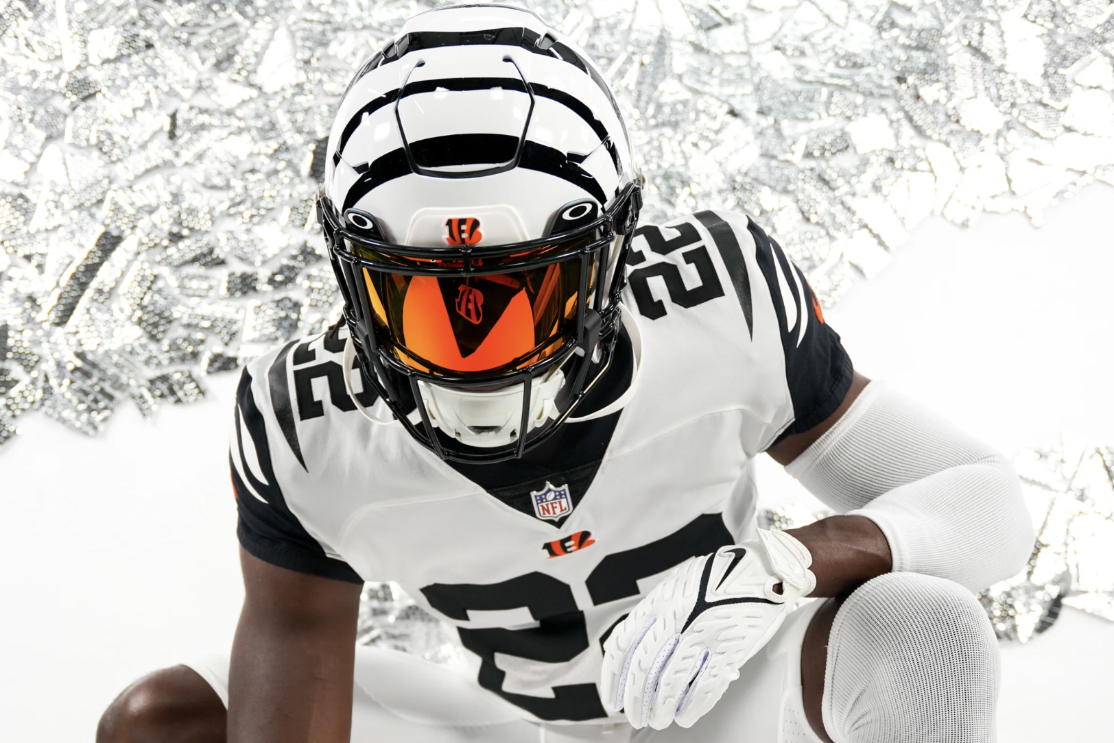 LOOK: Bengals debut all-white uniforms, helmet on Thursday Night