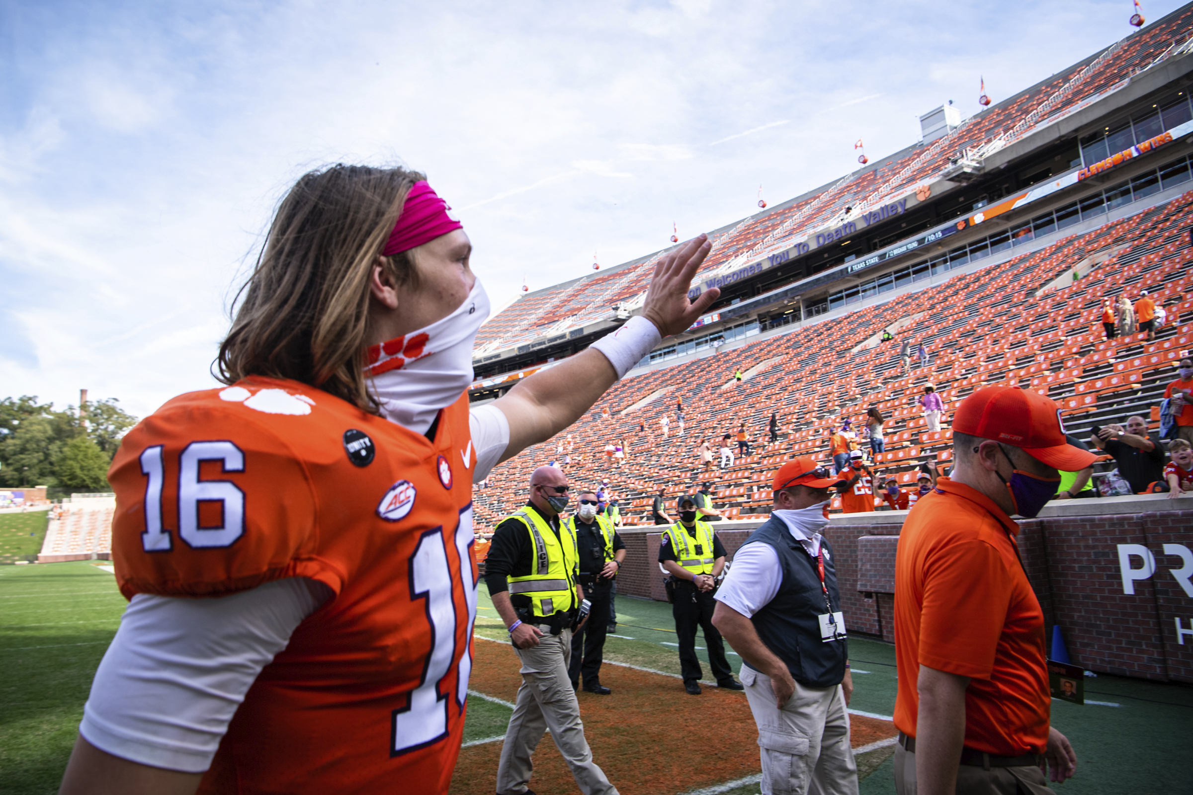 Clemson Tigers QB Trevor Lawrence hints at staying for senior