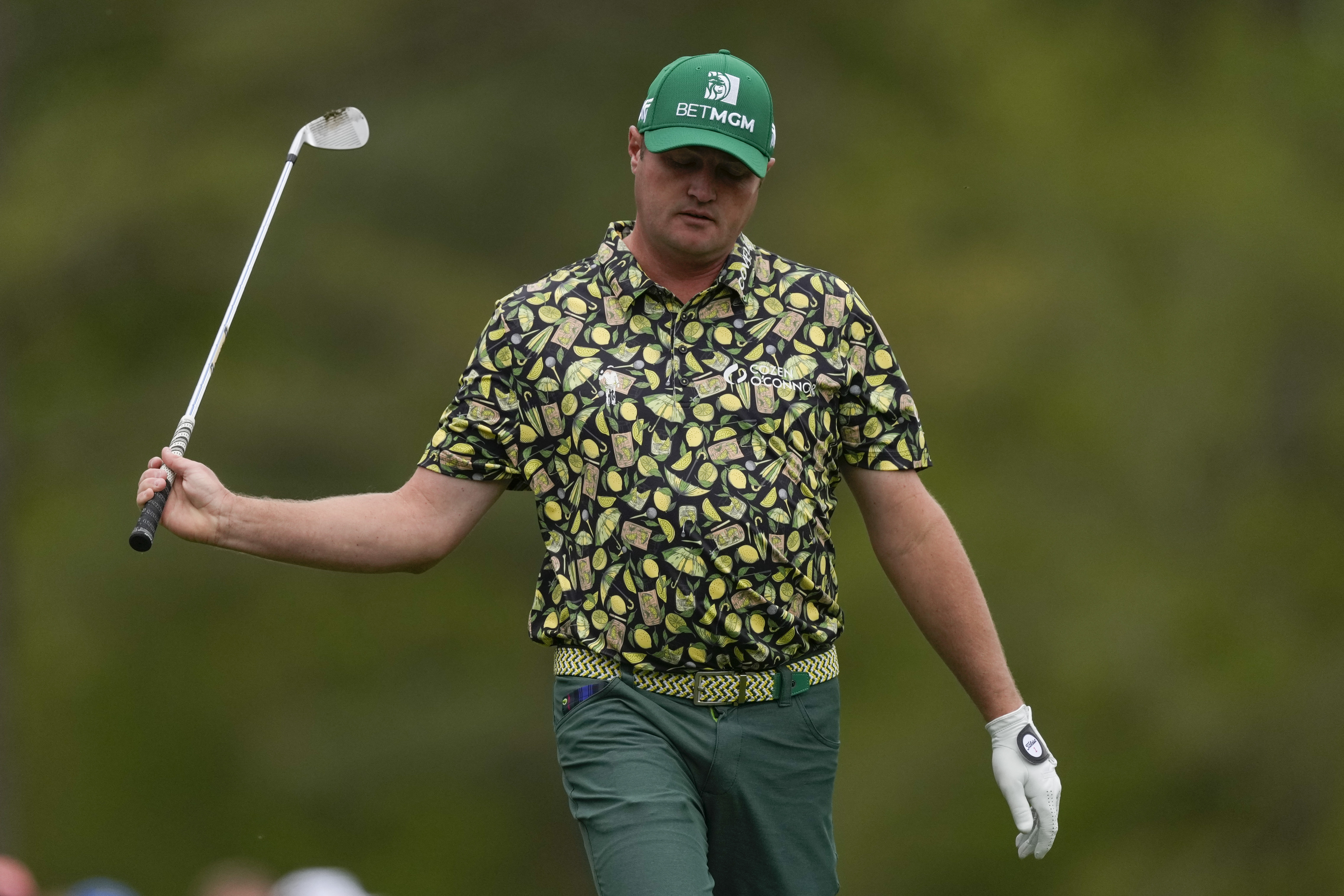 Chick uning barcha teshiklari ichida becerdin oladi Telechat chatrix jinsiy aloqa