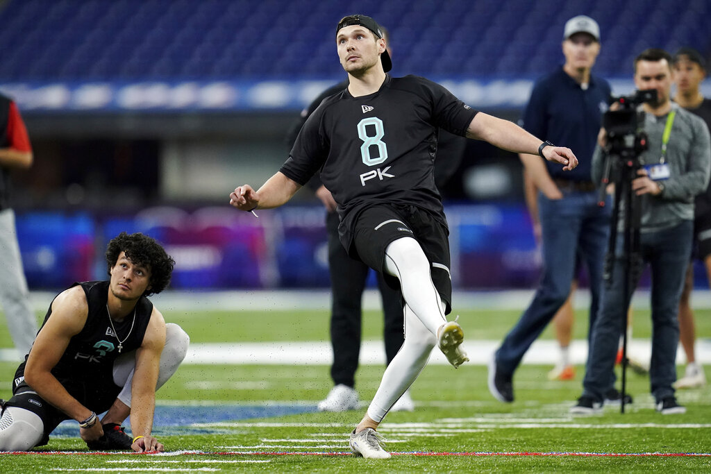 The Cleveland Browns are the NFL team most desperate for a kicker, so draft  this guy to save them: Doug Lesmerises 