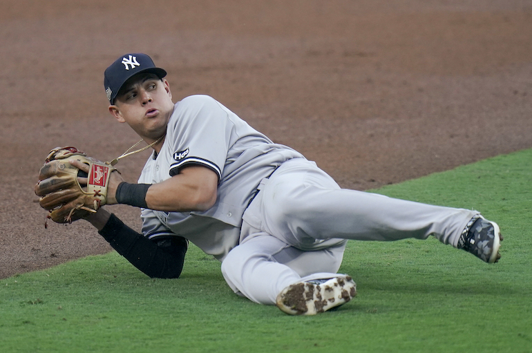 Yankees' Gio Ursehla injures knee in loss to Astros