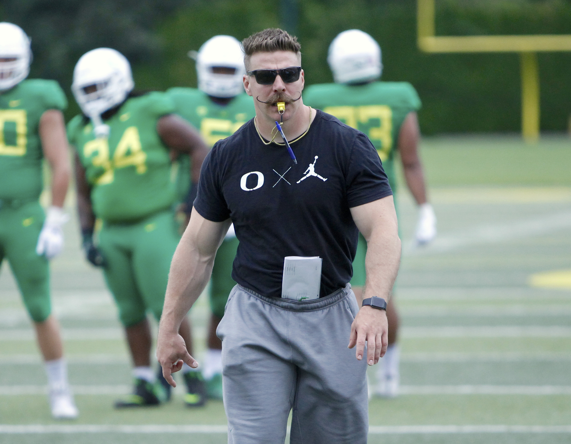 Oregon football strength and conditioning coach Aaron Feld receives new  2-year contract 