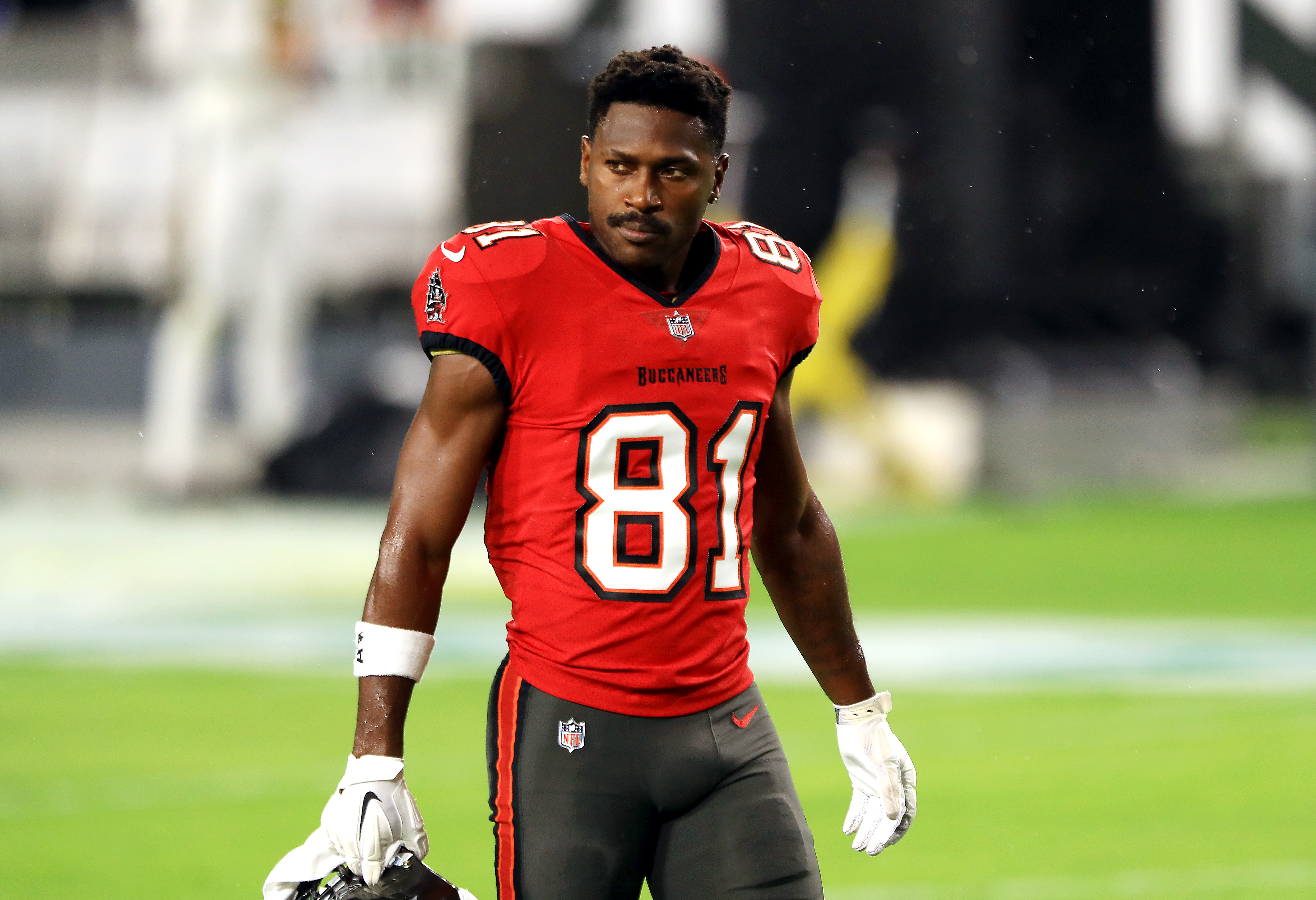 Bucs WR Antonio Brown, two others suspended for violating COVID rules