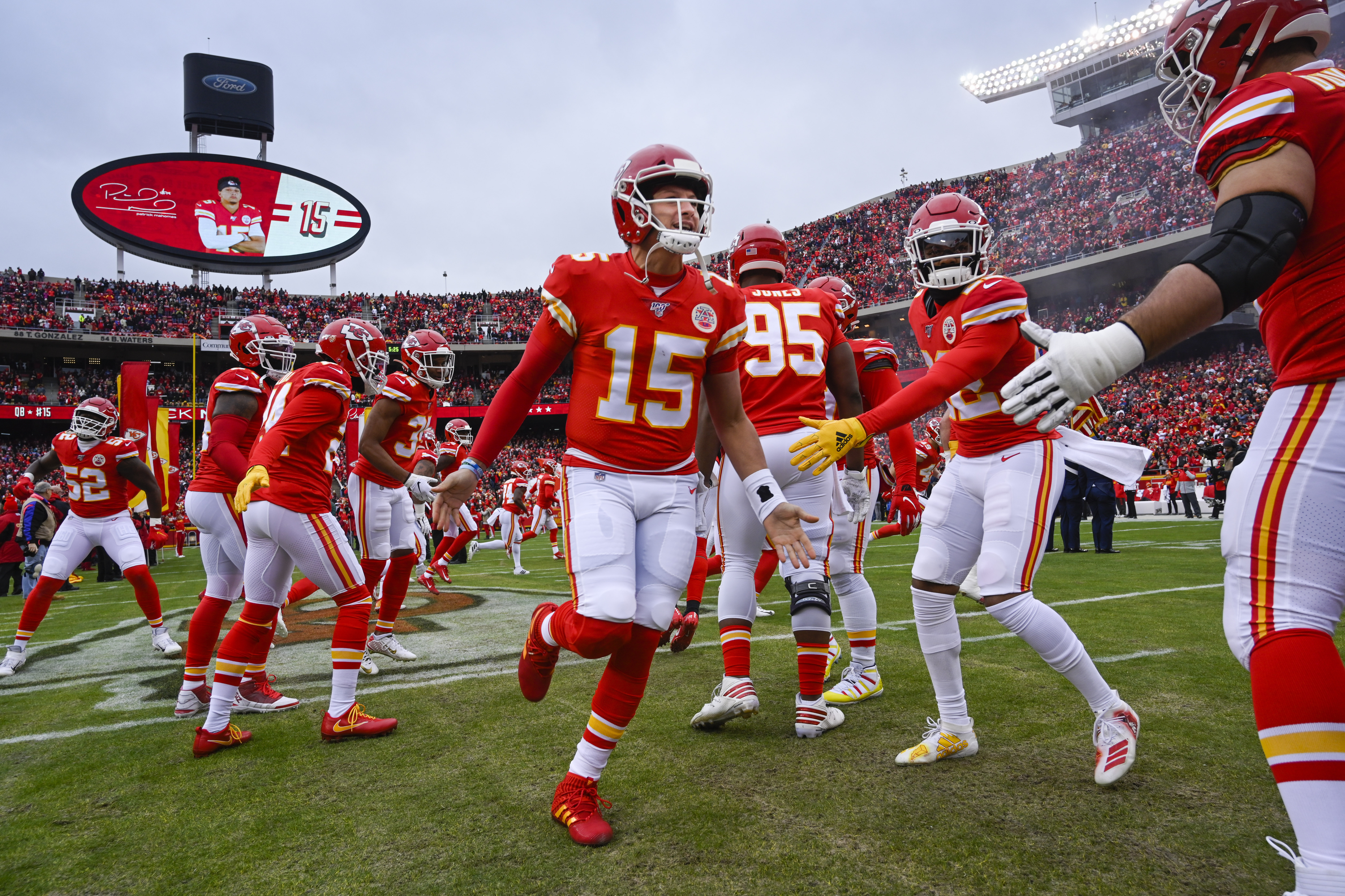 Chiefs Patrick Mahomes Lands Record Breaking 503m Contract What It Means For Cowboys Dak Prescott How Does Deal Compare To Eagles Carson Wentz Seahawks Russell Wilson Update Nj Com