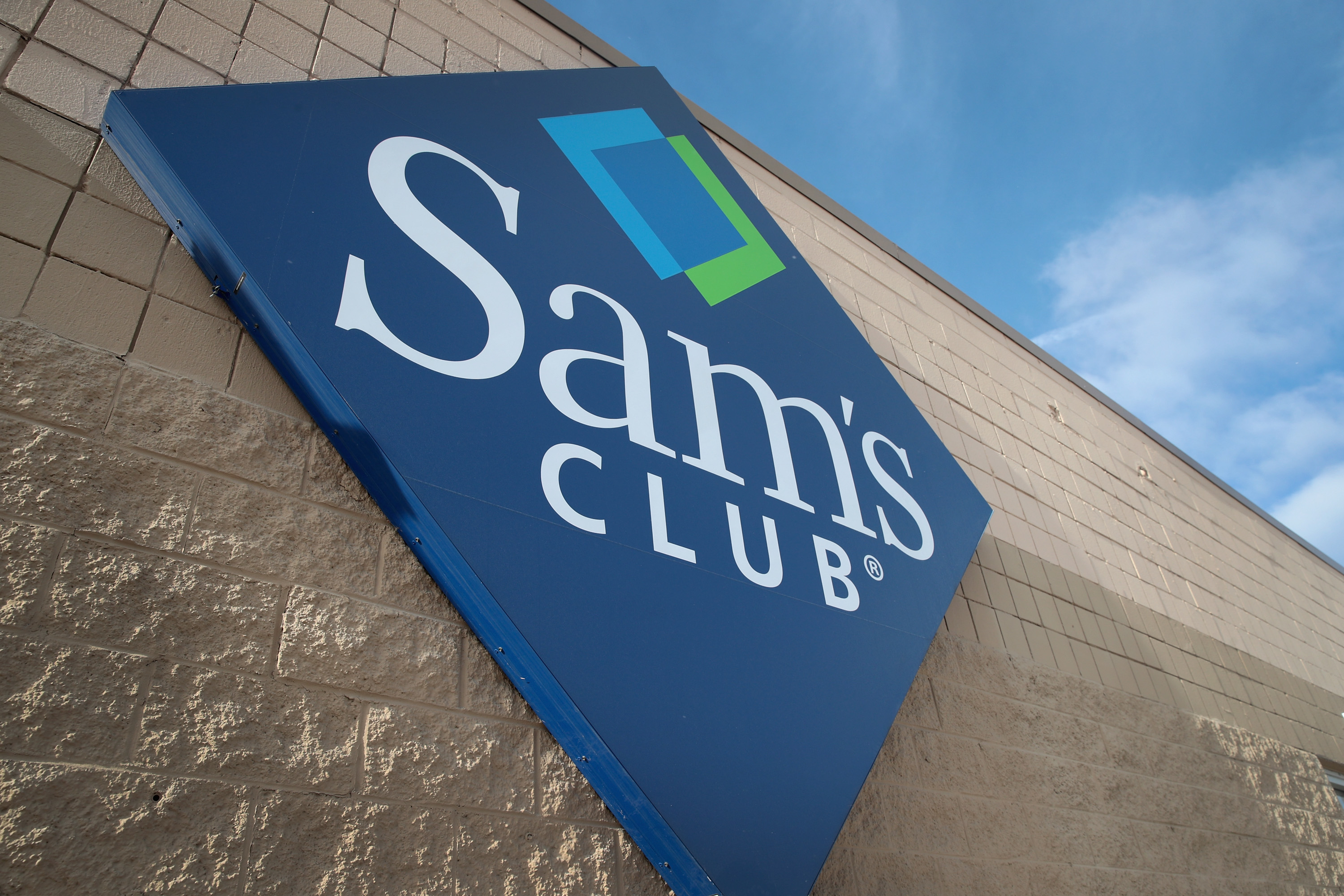 Sam's Club offering $8 membership as a result of Super Bowl's 2-minute  warning 