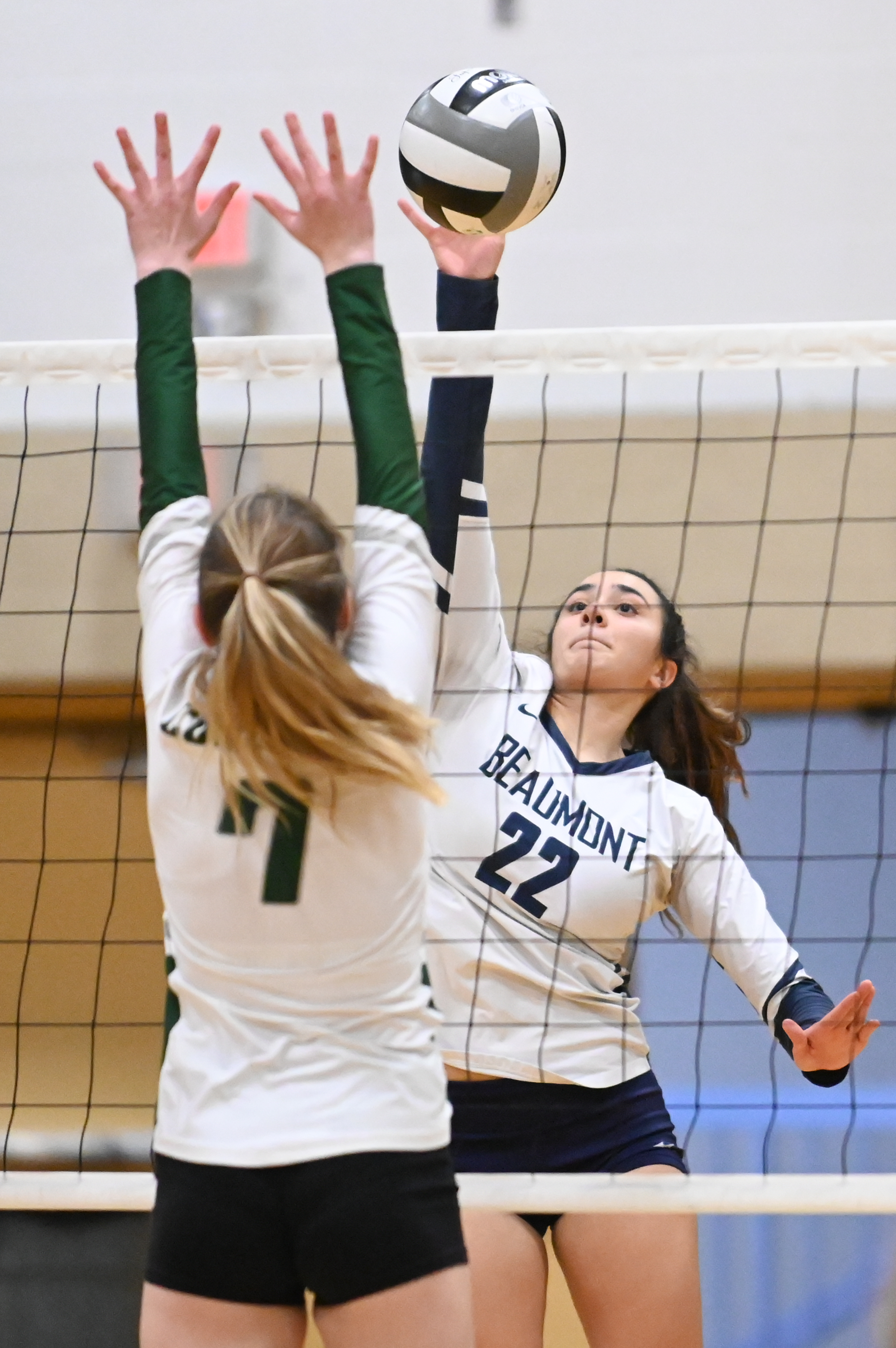 Lake Catholic Volleyball defeats Beaumont in Regional November 6