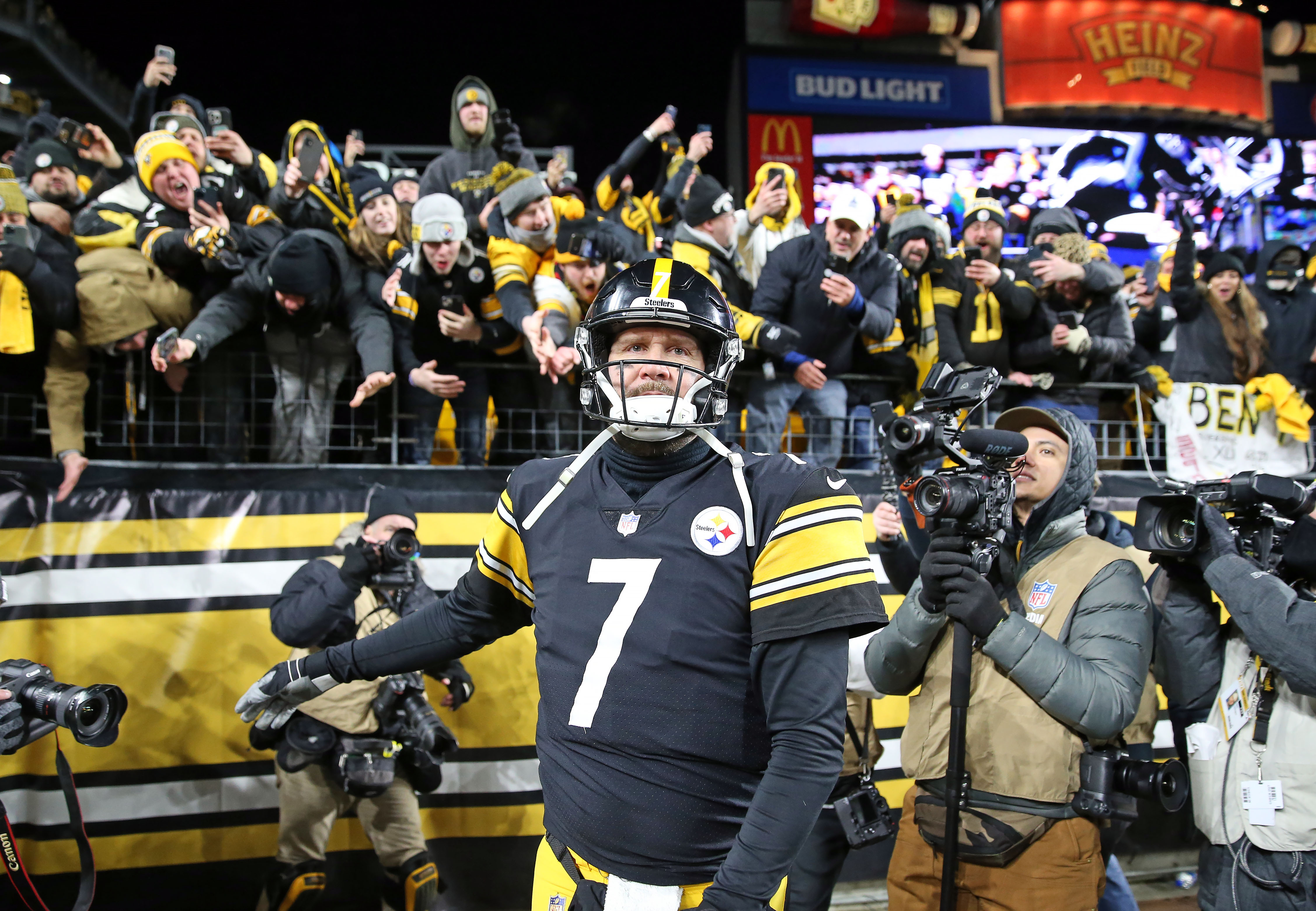 Ben Roethlisberger officially announces his retirement in heartfelt video