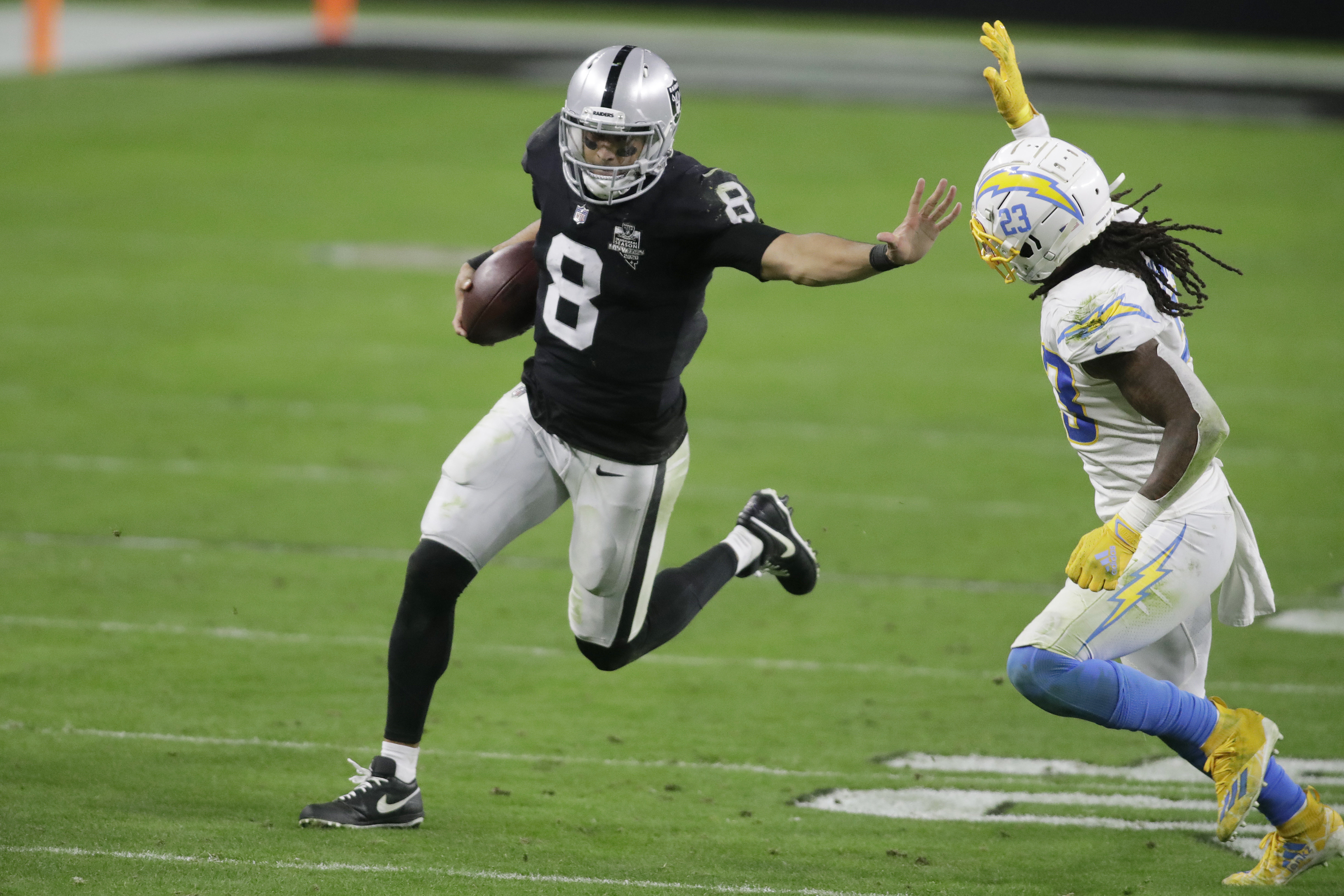 Las Vegas Raiders quarterback Marcus Mariota (8) during an NFL