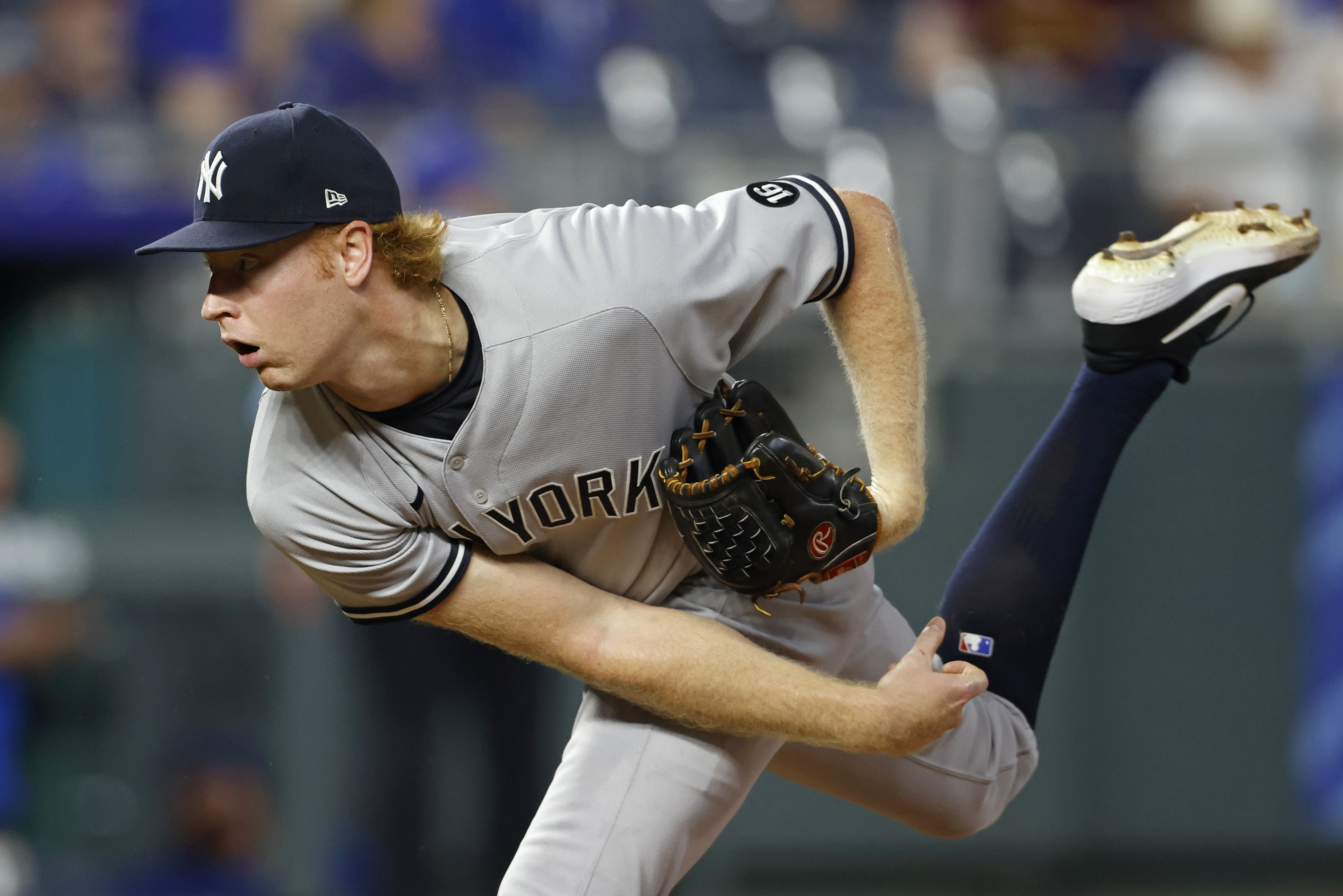 Mets pitcher's hands were sticky too, but umpire that ejected Drew Smith  lets it slide 