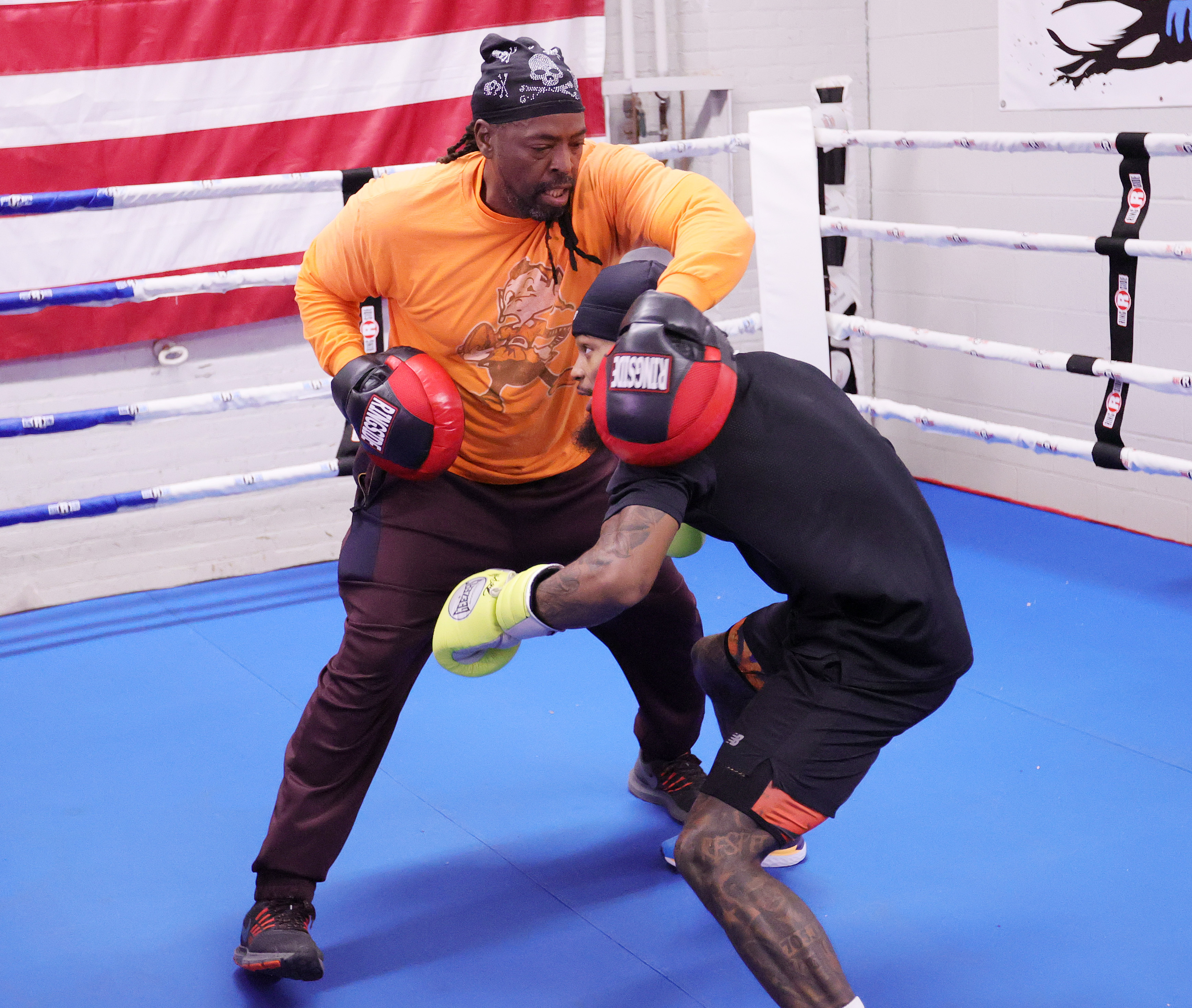 Boxer Montana Love works out with undercards preparing for hometown ...