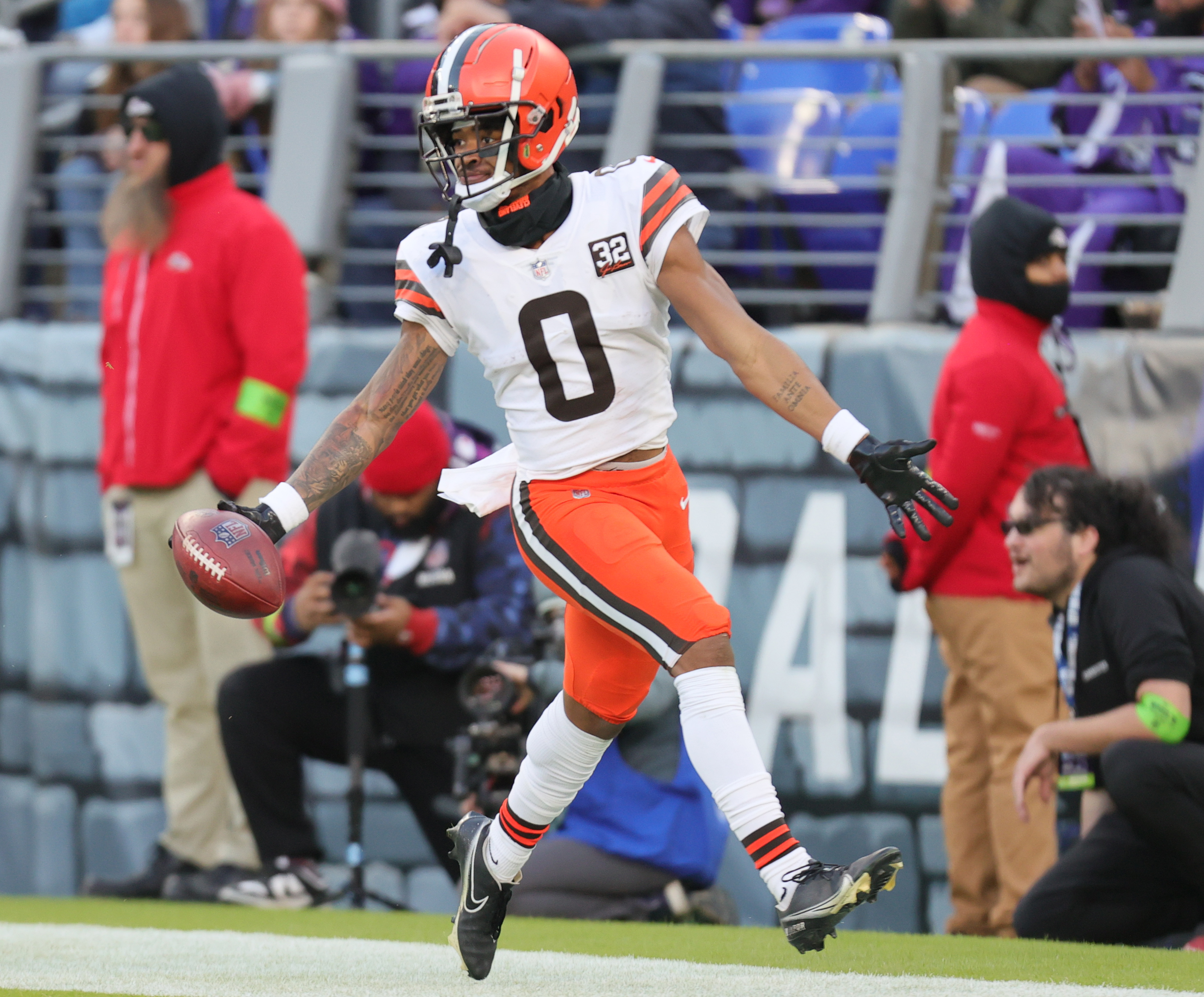 Browns cornerback Greg Newsome II's first career interception couldn't have  come at a better time - cleveland.com