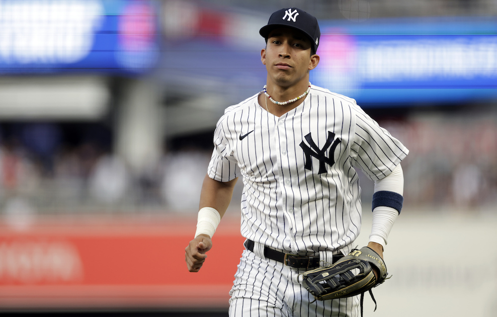 Bloody nose and all, Yankees' Oswaldo Cabrera pulls a Derek Jeter