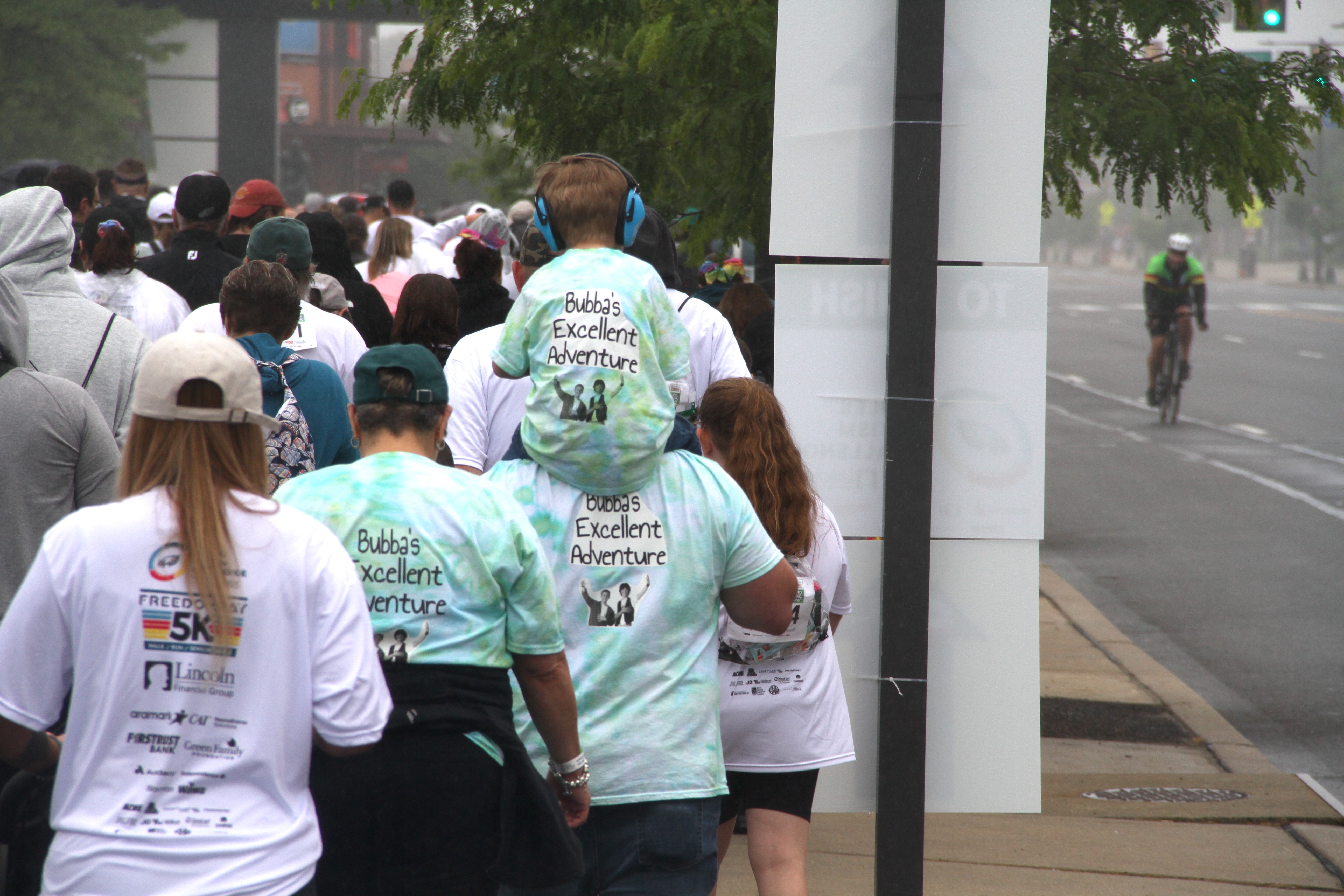 Jason Kelce, A.J. Brown greet fans at Eagles Autism Challenge 