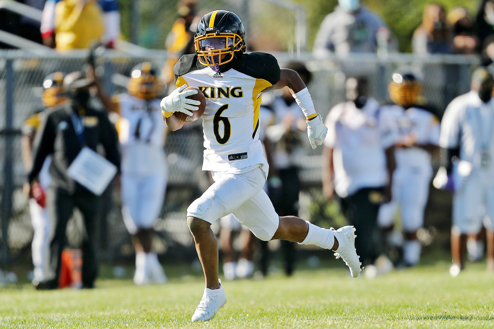 Top Recruits 3 Star Wideout Lynn Wyche El Picking Up Speed College Interest Mlive Com