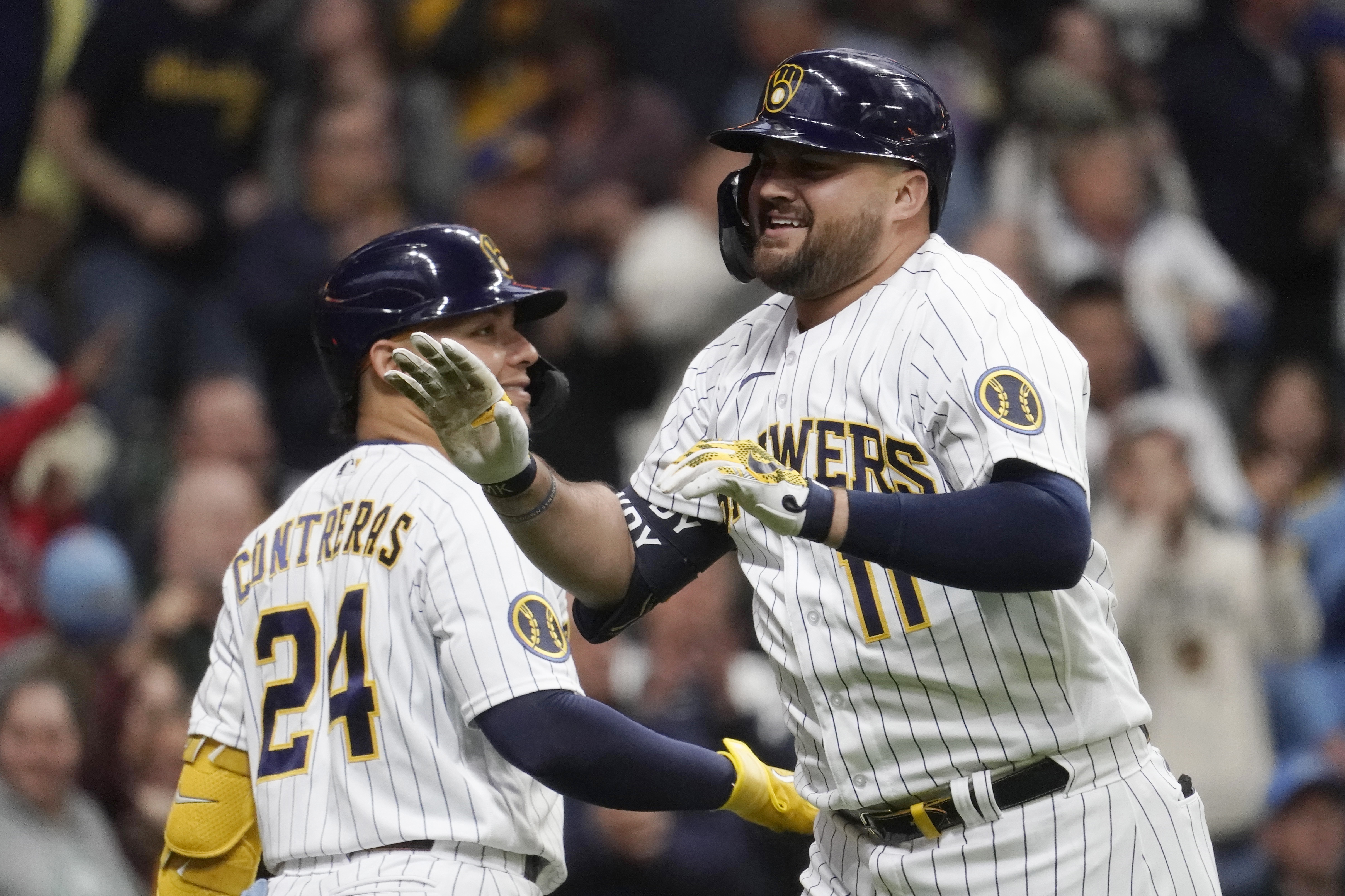 Milwaukee Brewers get 1B Help in Trade for Rowdy Tellez