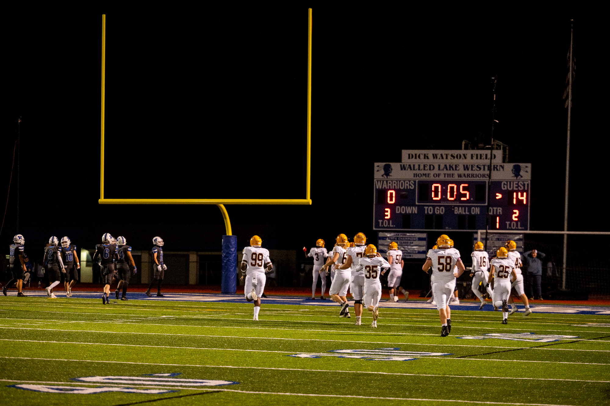 Walled Lake Western vs. Davison high school football