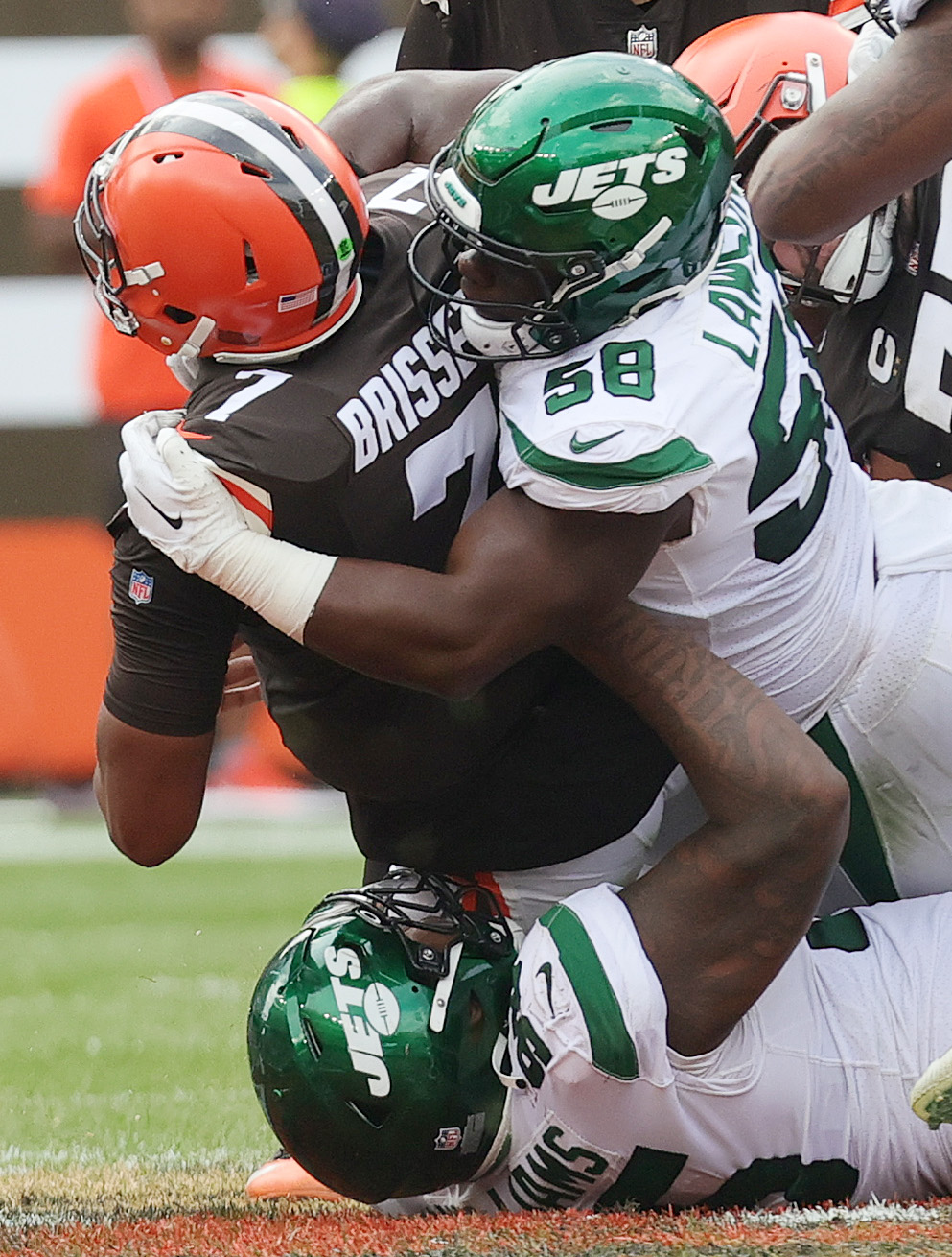 CLEVELAND, OH - SEPTEMBER 18: Cleveland Browns cornerback Martin