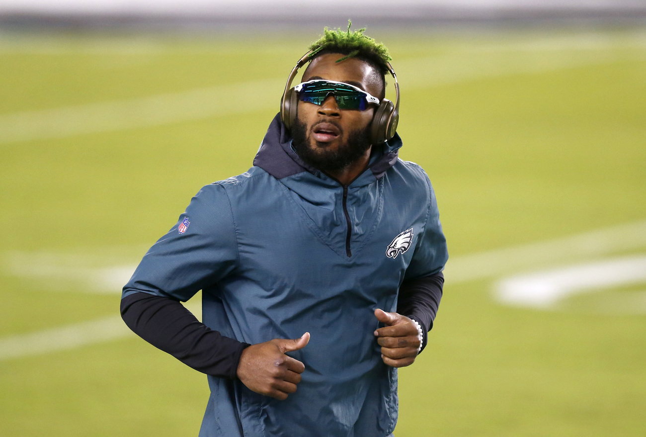 Jalen Mills of the Philadelphia Eagles warms up before the game