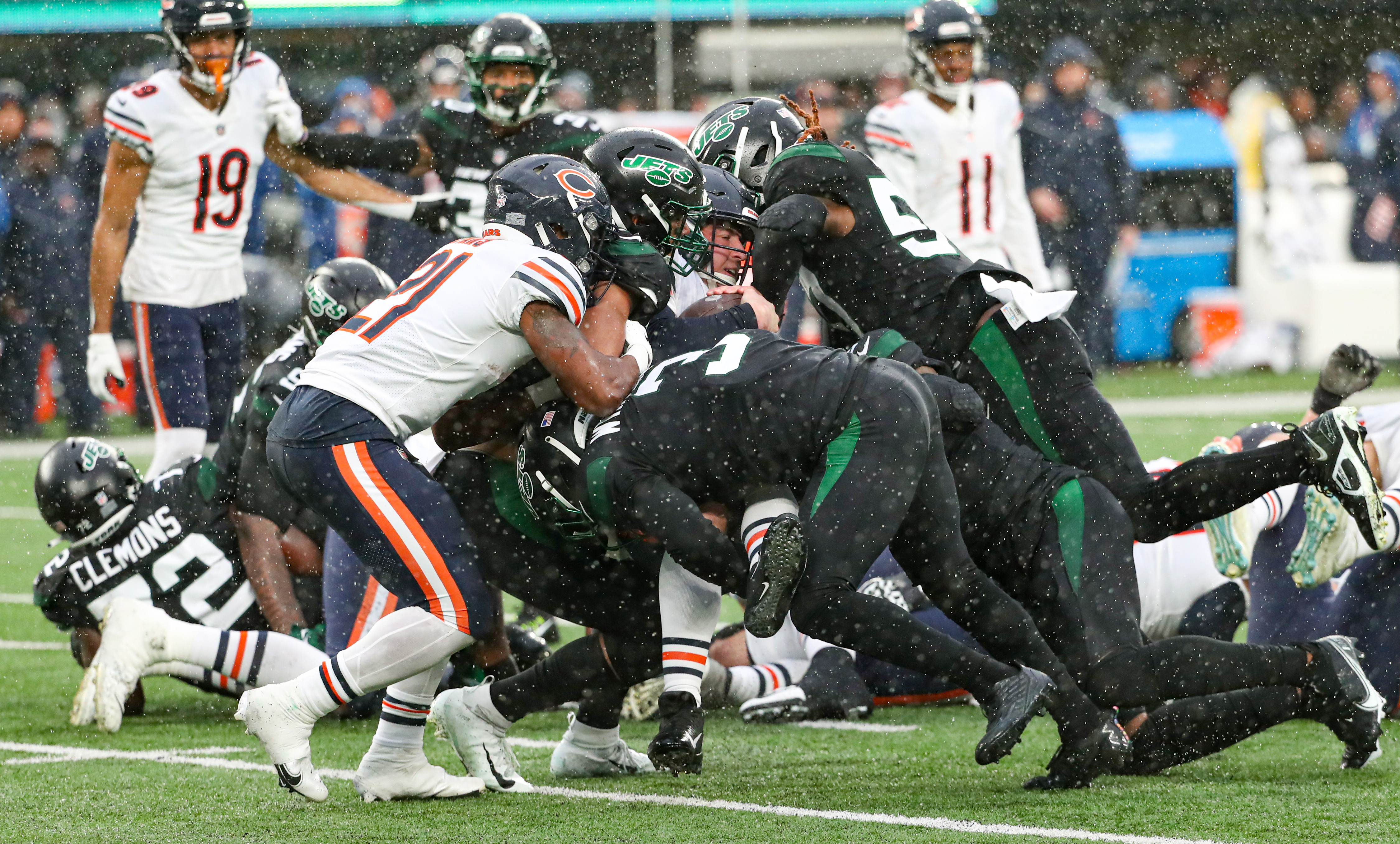 New York Jets safety Jordan Whitehead (3) prepares during the first half of  an NFL football